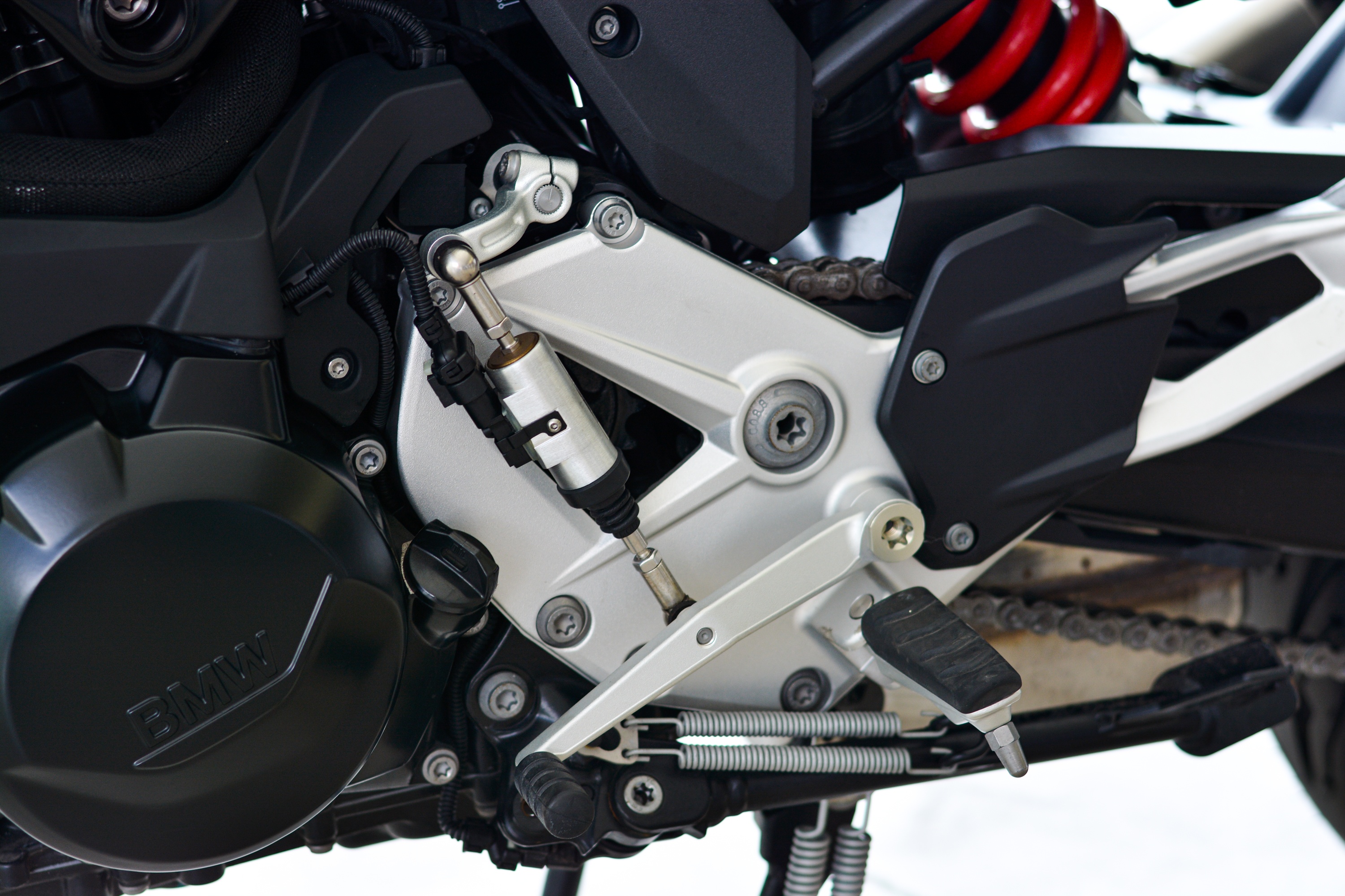 Chi tiet BMW F 900 XR - moto sport-adventure gia 549 trieu anh 16