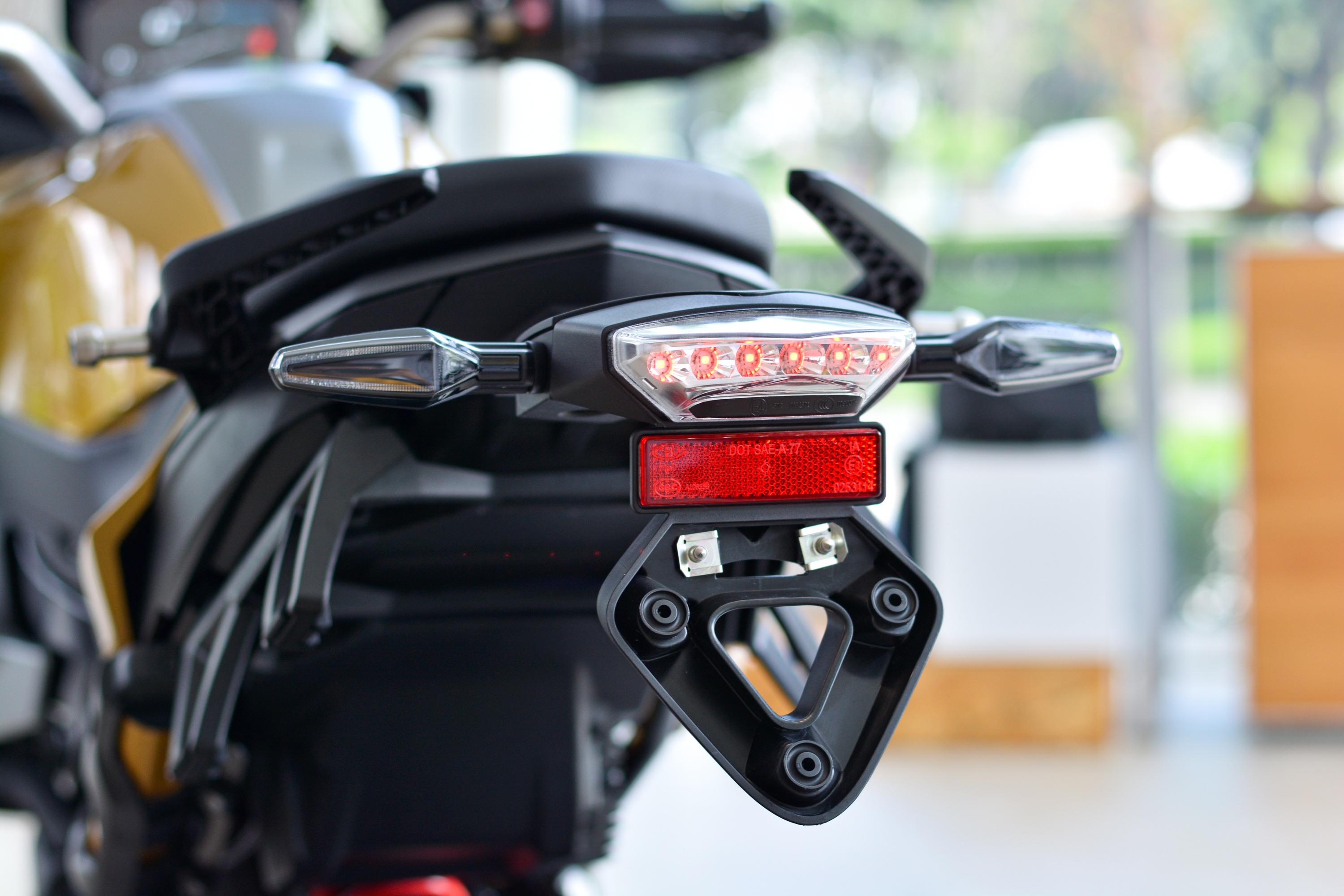 Chi tiet BMW F 900 XR - moto sport-adventure gia 549 trieu anh 11