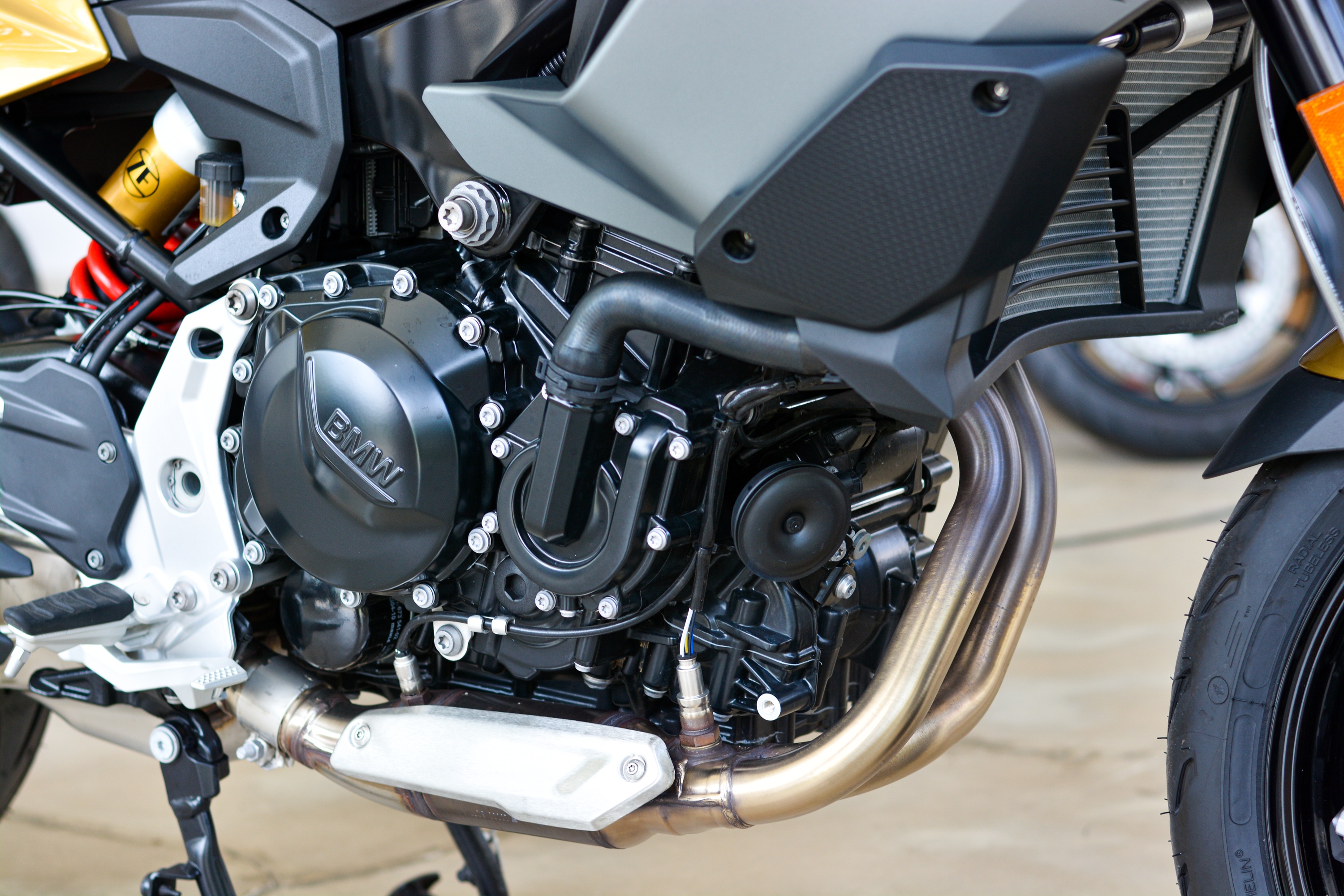 Chi tiet BMW F 900 XR - moto sport-adventure gia 549 trieu anh 14