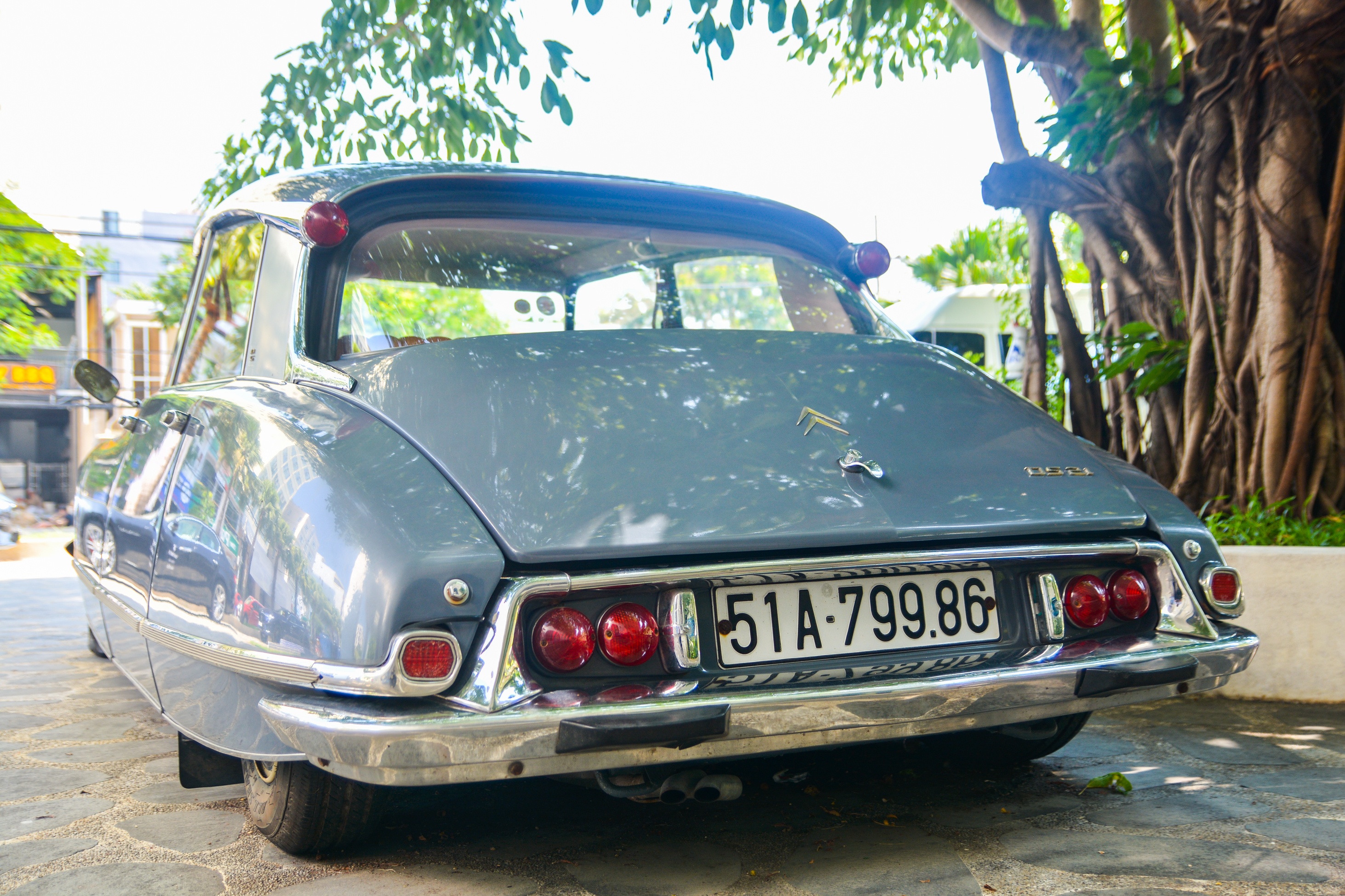Xe cổ Citroen DS 21 của dân chơi Đà Nẵng ảnh 10 Xe co Citroen DS 21 cua dan choi Da Nang anh 10