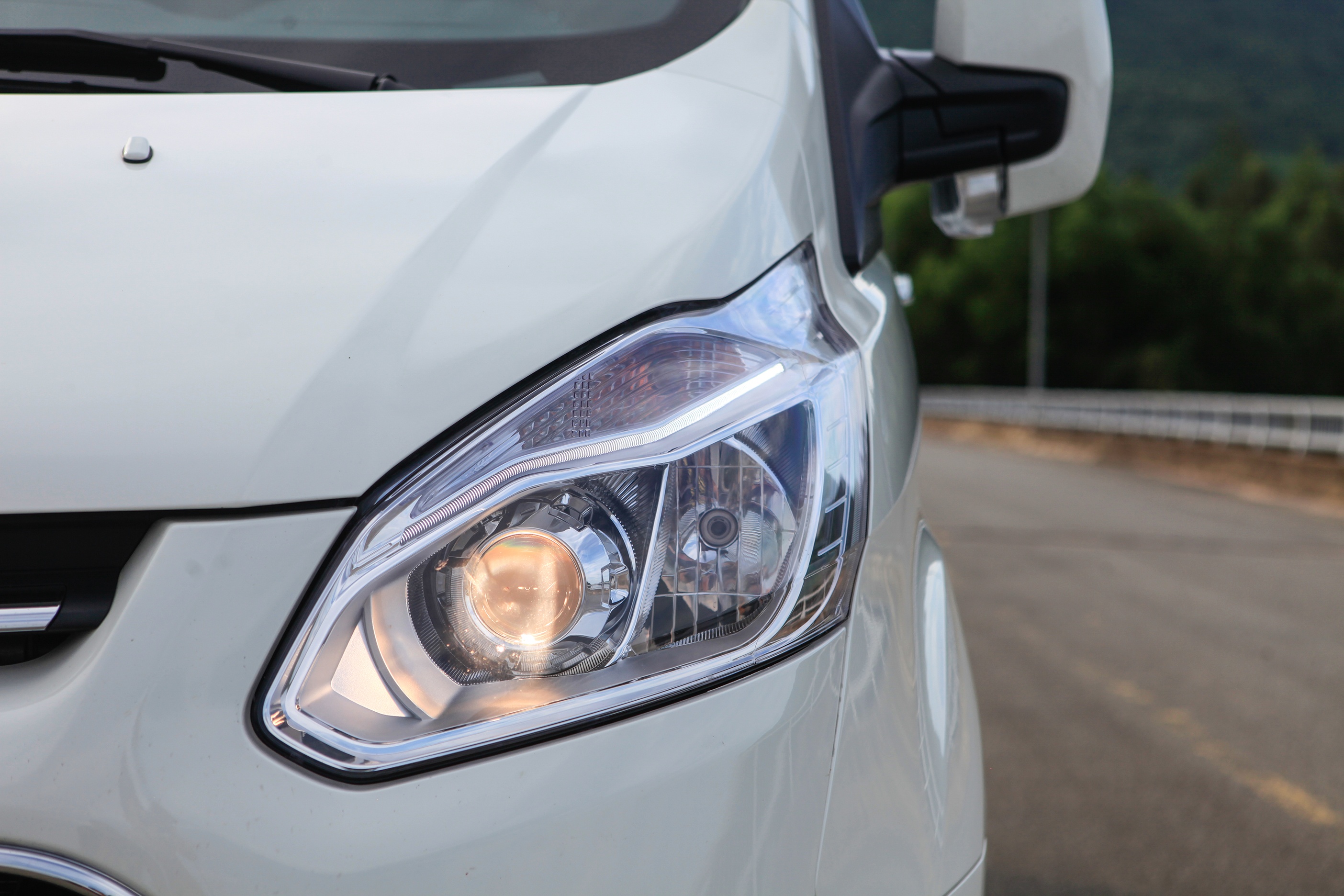 MPV giá 1 tỷ chọn Kia Sedona hay Ford Tourneo? ảnh 6 MPV gia 1 ty chon Kia Sedona hay Ford Tourneo? anh 6
