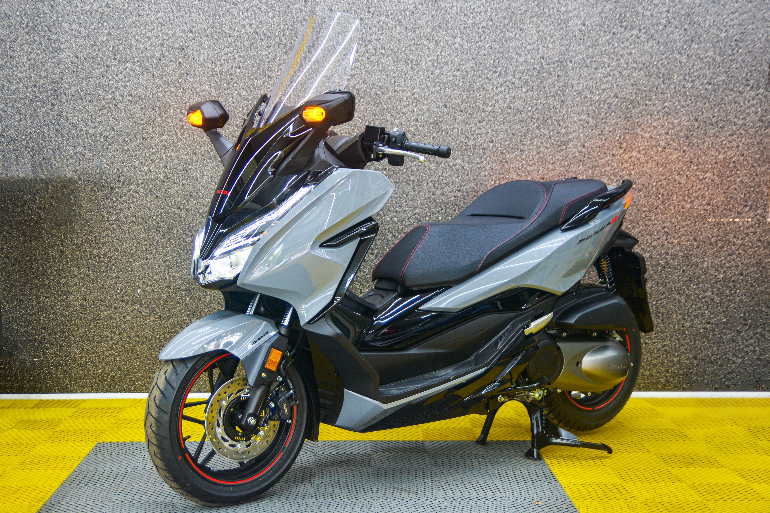 Honda Forza sap co phien ban dong co manh hon? hinh anh