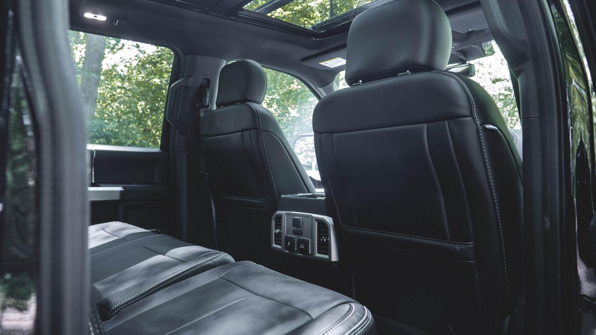 Ford F-150 với gói độ mạnh ngang ngửa Porsche 911 ảnh 5 Ford F-150 voi goi do manh ngang ngua Porsche 911 anh 5