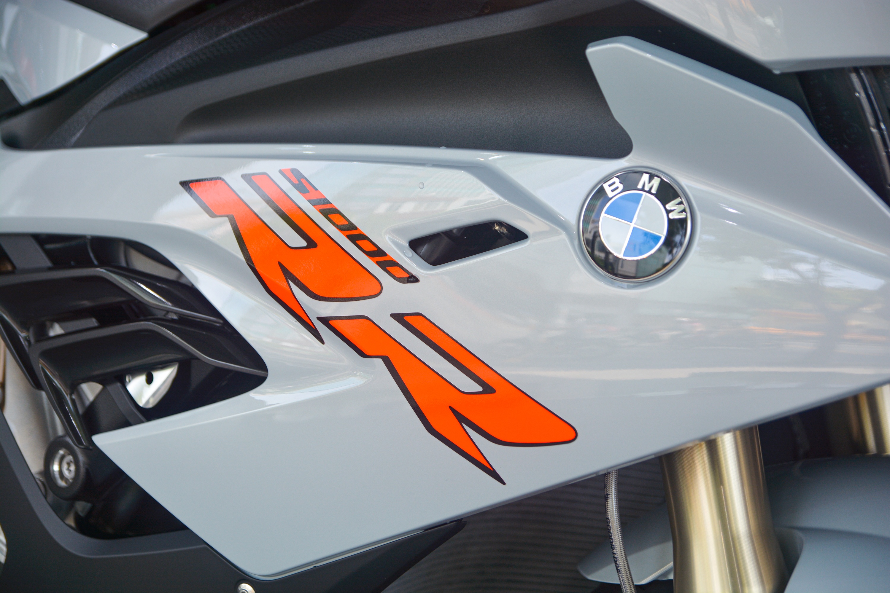 Chi tiet BMW S 1000 RR Hockenheim Silver Metallic tai Viet Nam anh 4