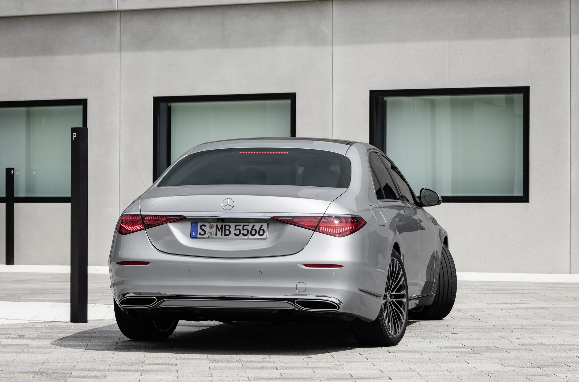 Bánh sau của Mercedes-Benz S-Class 2021 có thể đánh lái như bánh trước ảnh 2 Banh sau cua Mercedes-Benz S-Class 2021 co the danh lai nhu banh truoc anh 2