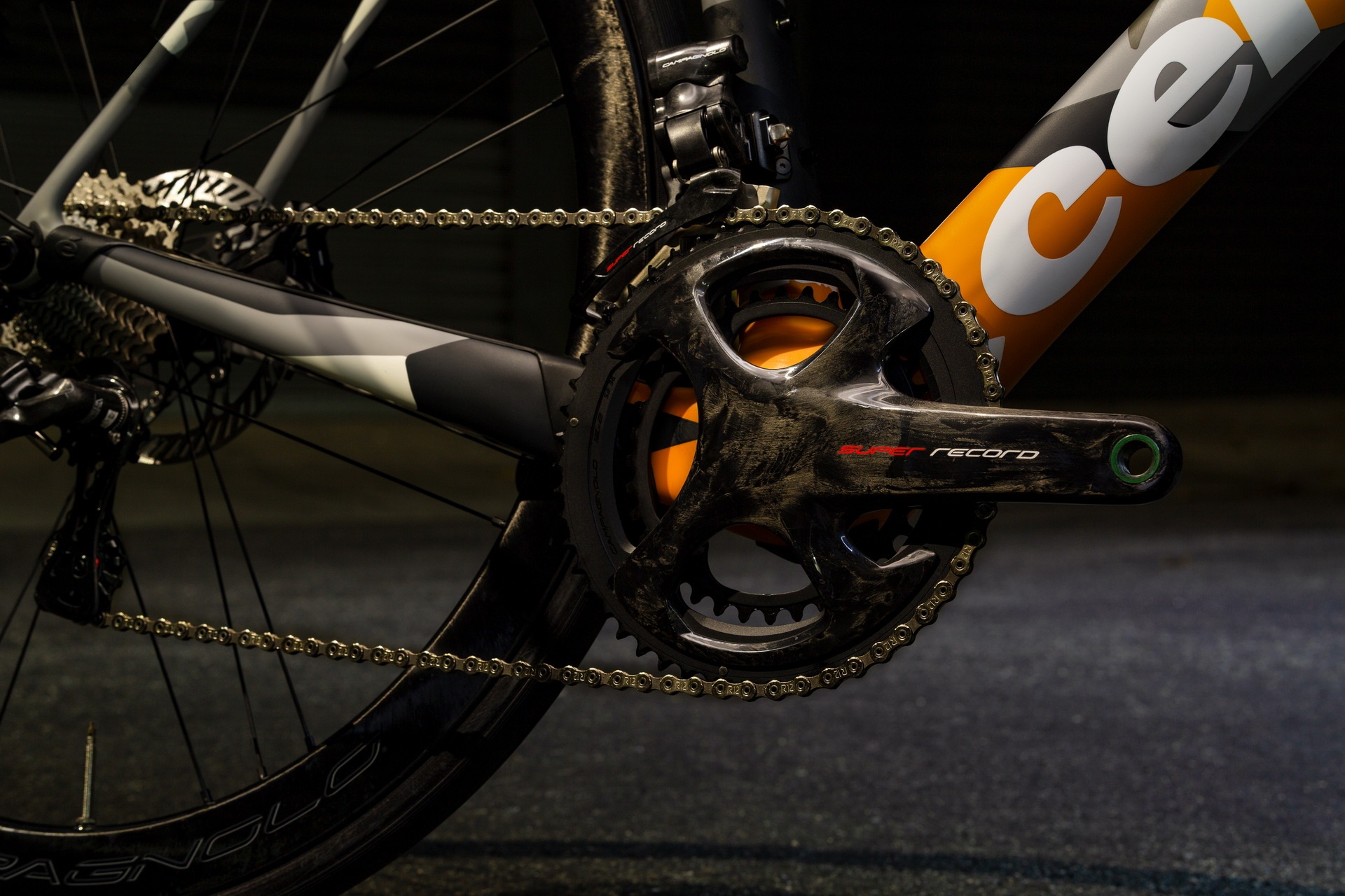 Lamborghini san xuat xe dap gia 18.000 USD anh 6