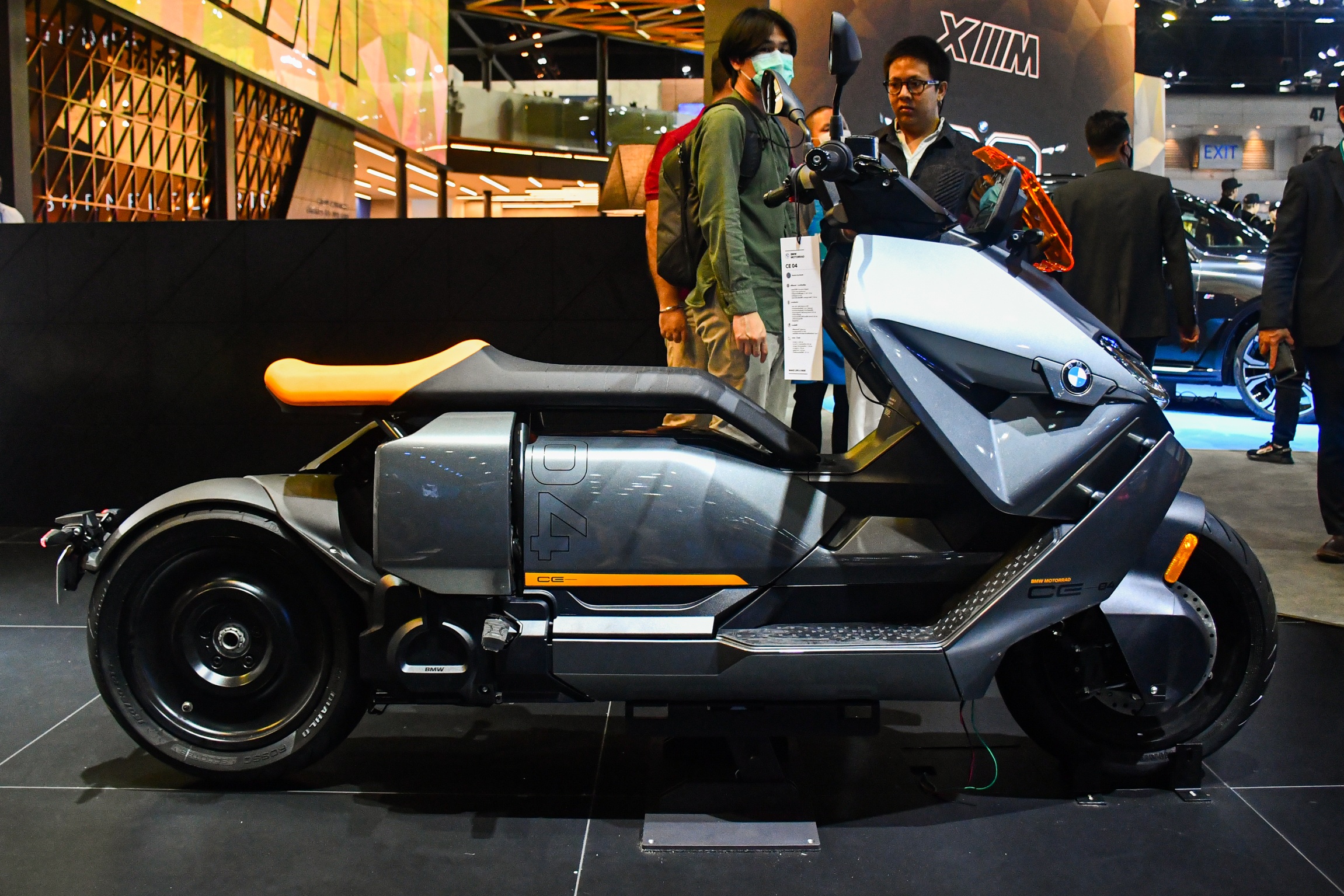 xe dien BMW CE04 anh 2