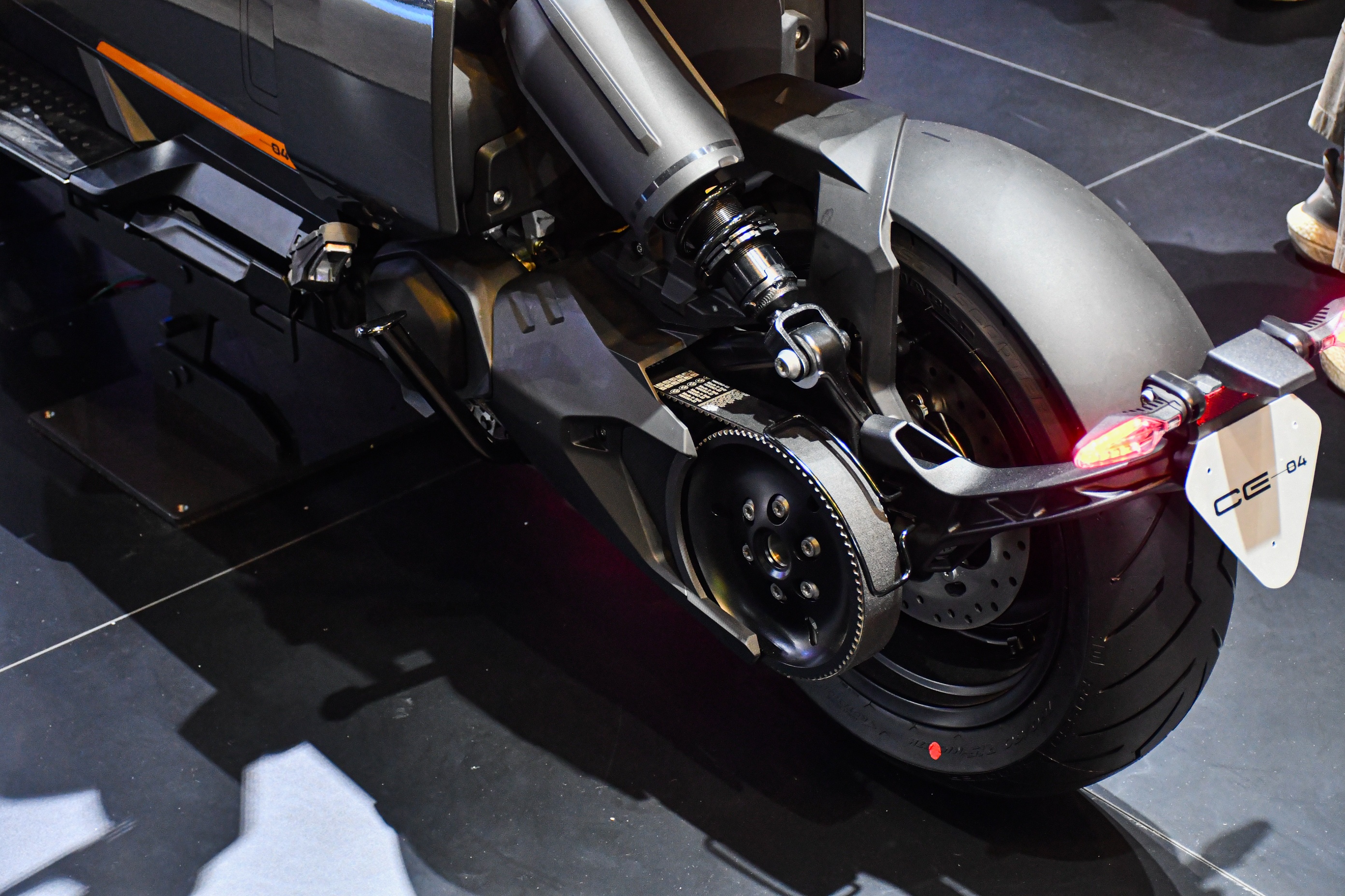 xe dien BMW CE04 anh 6