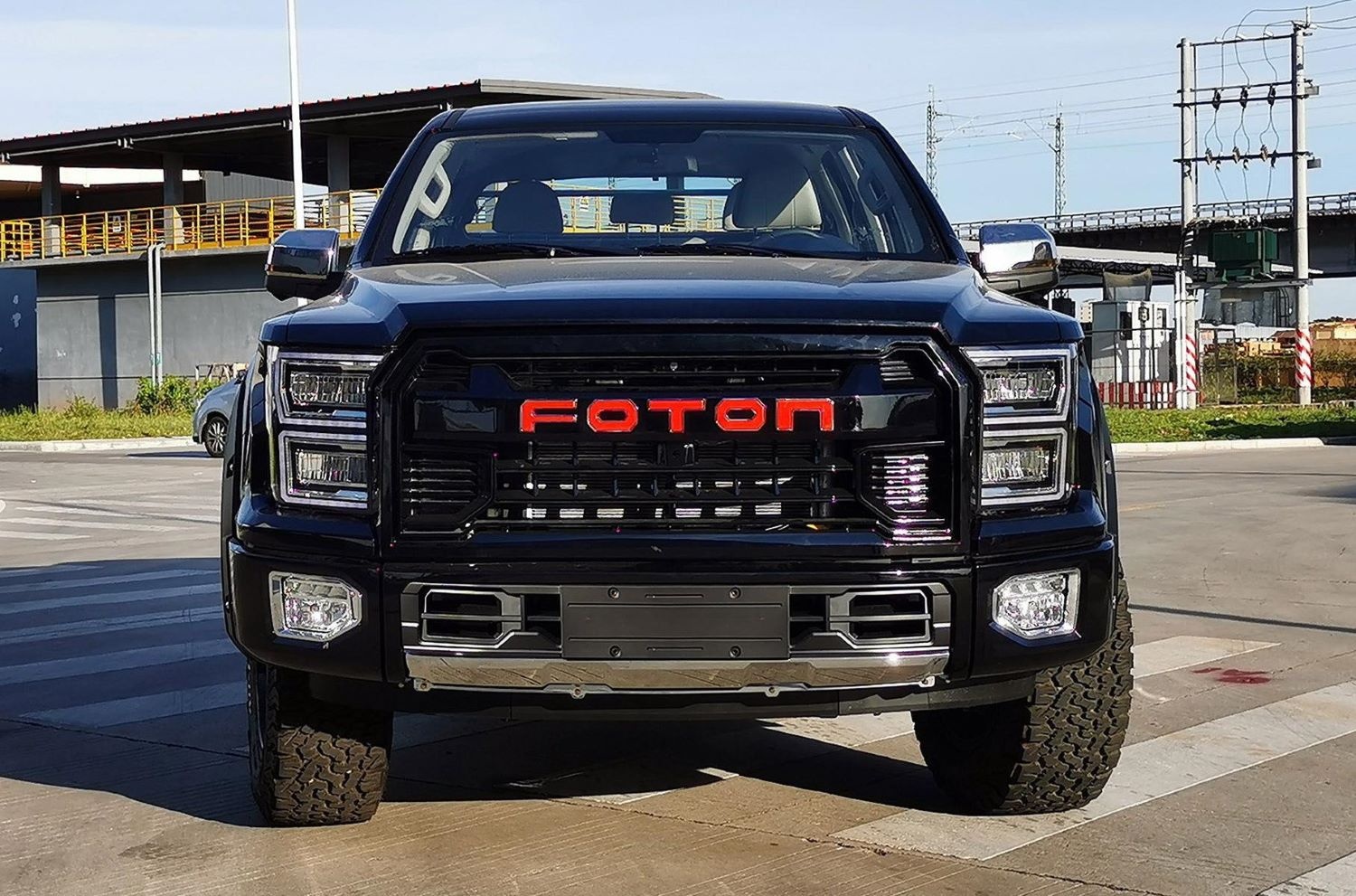 Ford F-150 Raptor bi lam nhai tai Trung Quoc anh 2