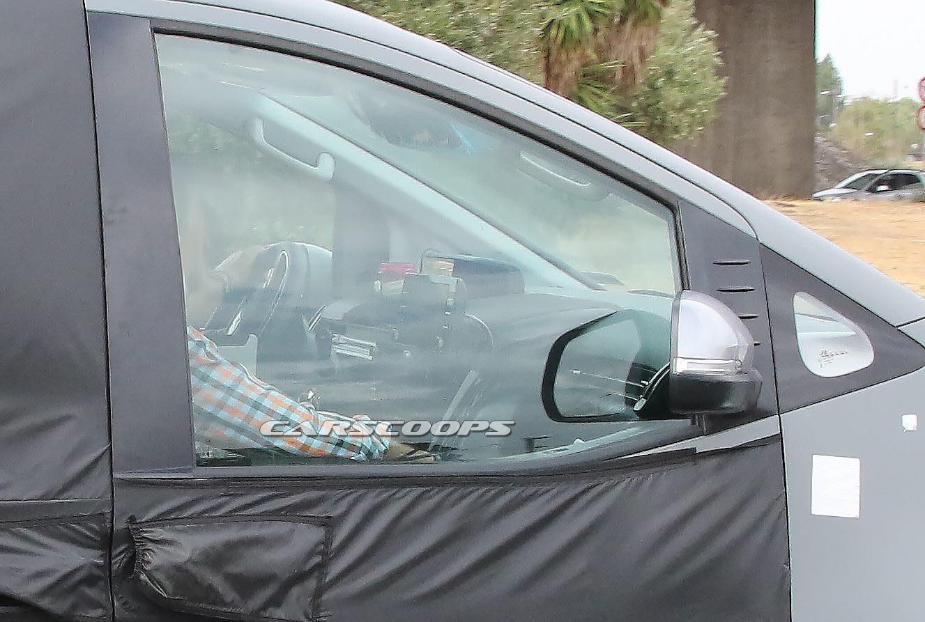 Hyundai Starex the he moi bi ro ri anh anh 2