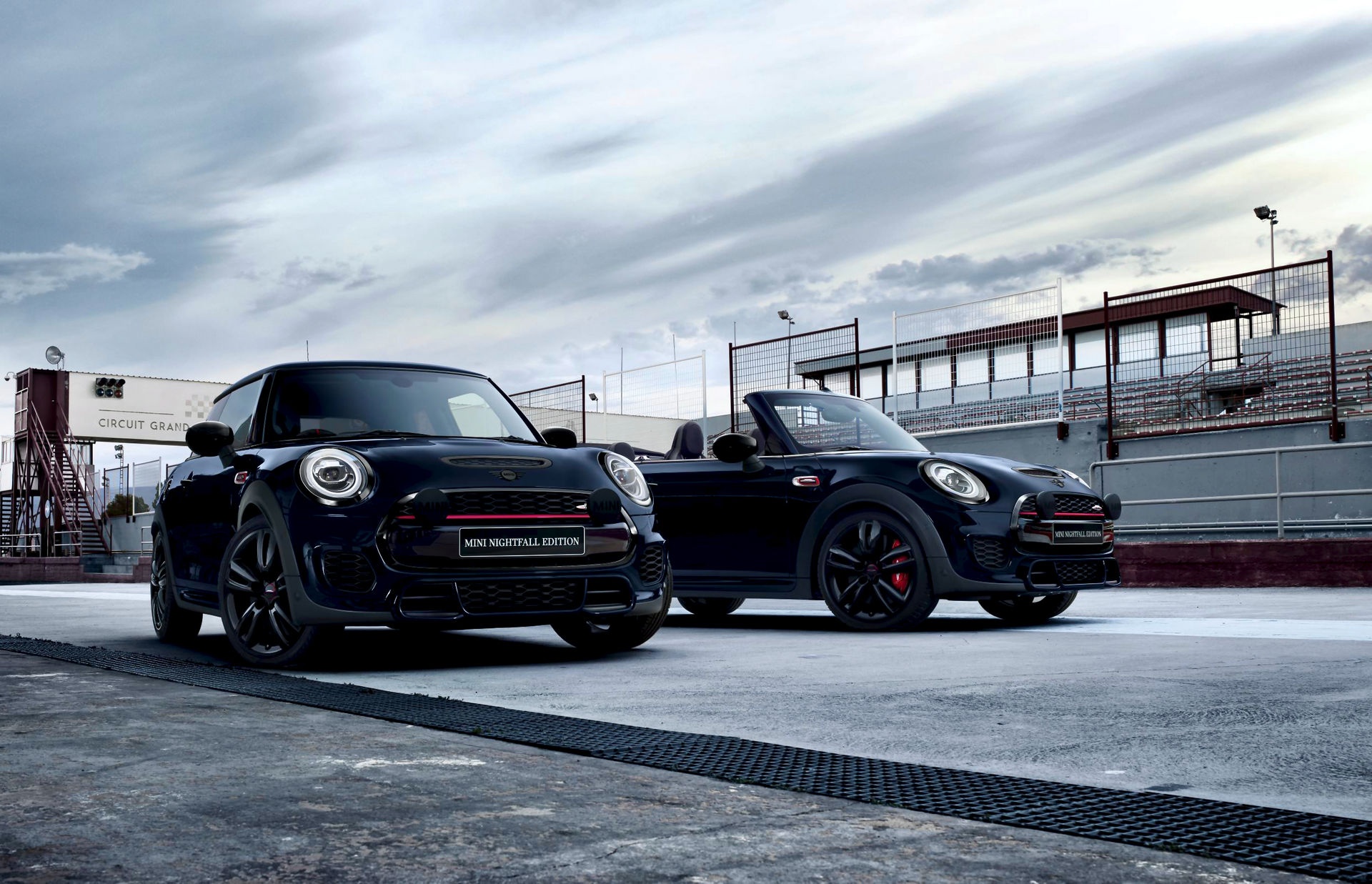 Mini JCW Nightfall Edition duoc ra mat voi so luong chi 40 chiec anh 1