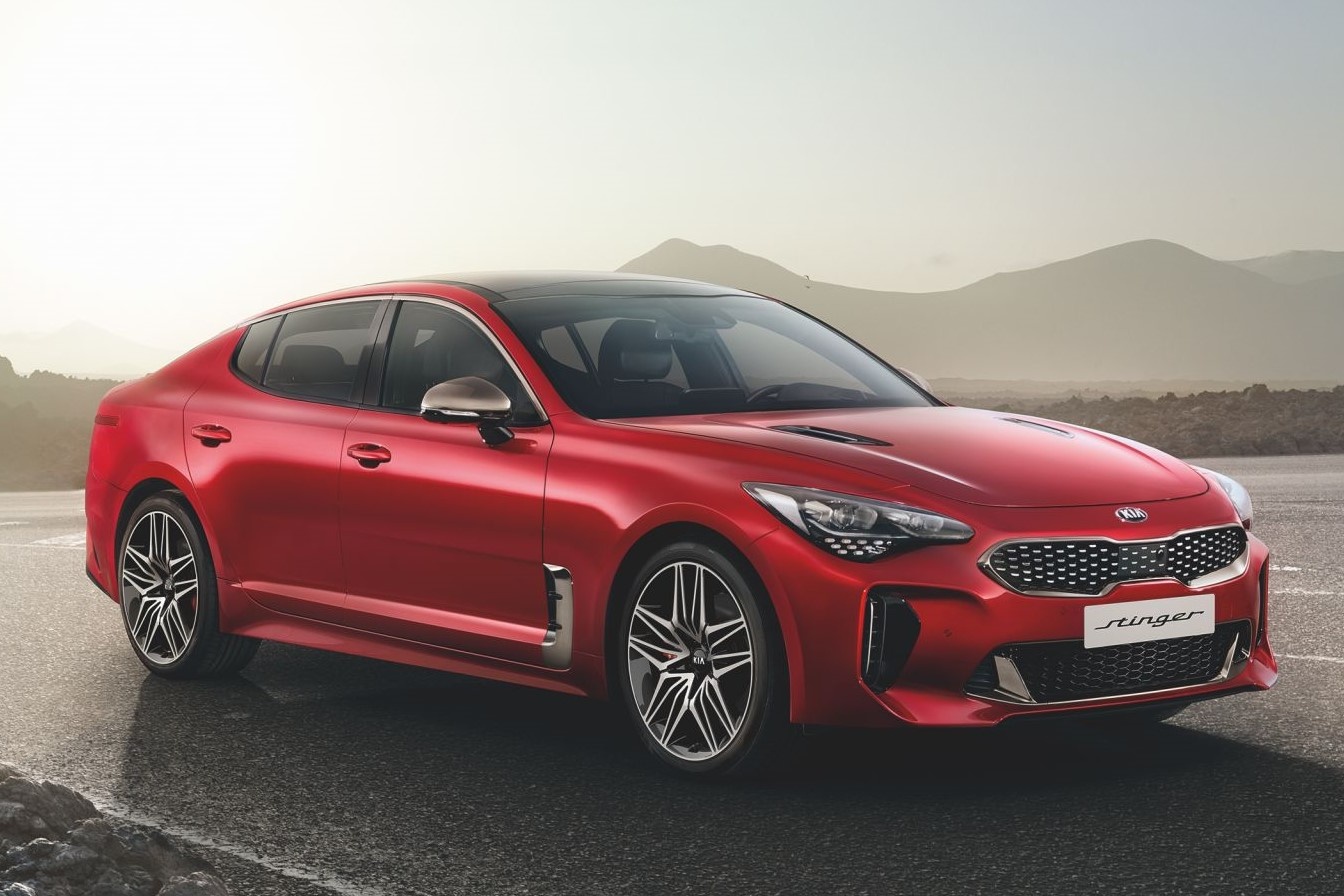 Kia Stinger 2021 duoc trang bi dong co V6 tai chau Au hinh anh