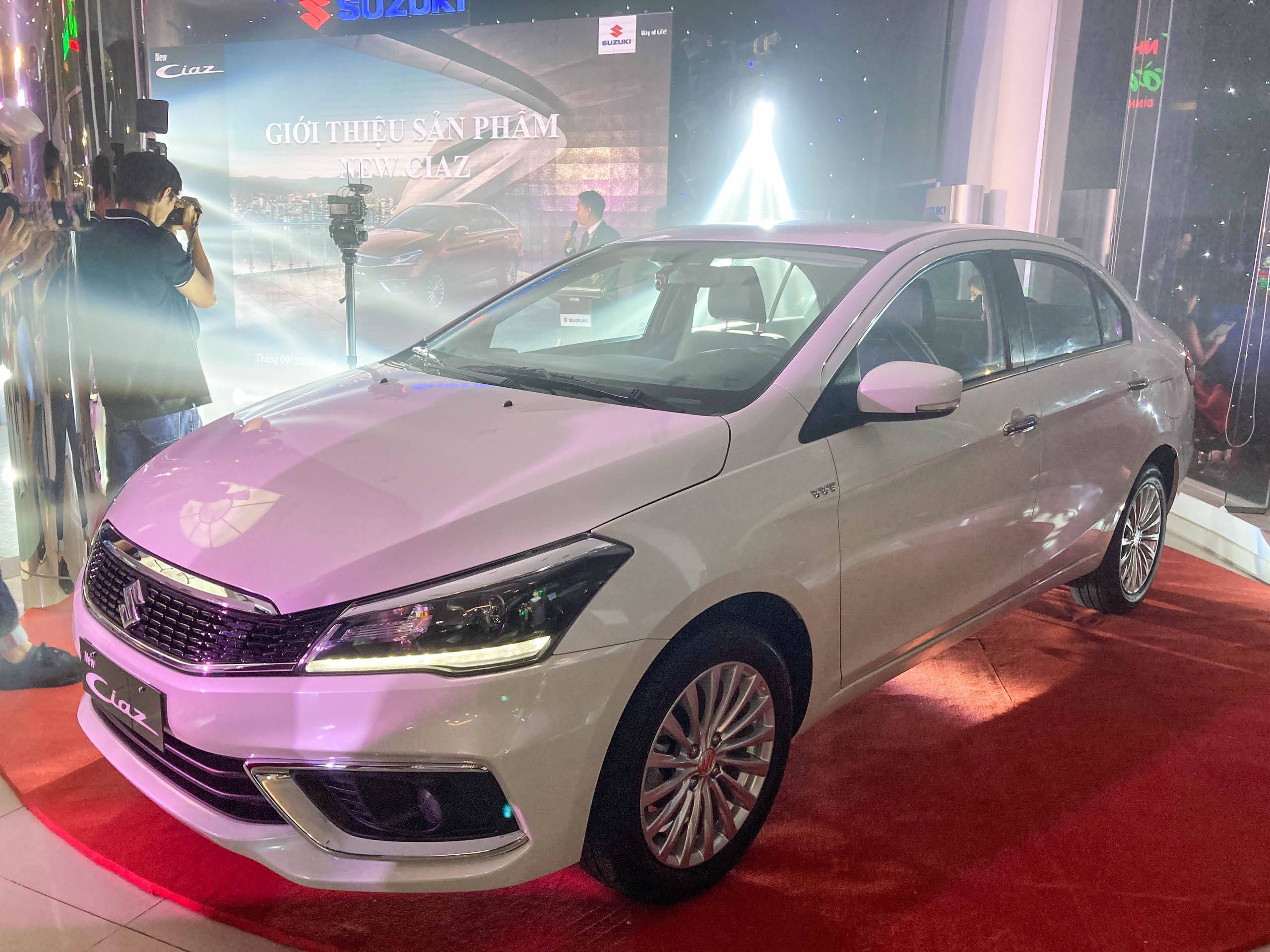 Suzuki Ciaz 2020 duoc ra mat tai Viet Nam, gia 529 trieu dong hinh anh