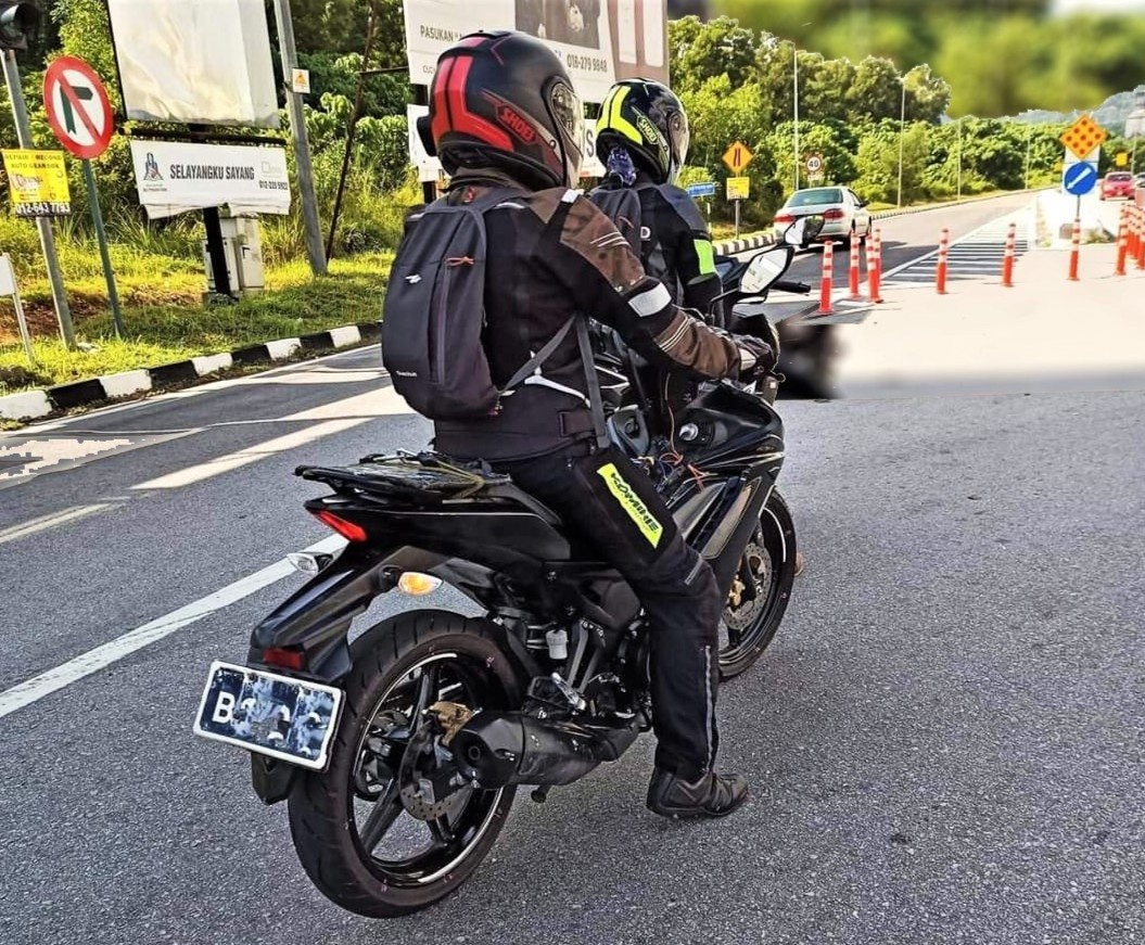 Loan gia ban Yamaha Exciter 150 tai nhieu cua hang anh 1