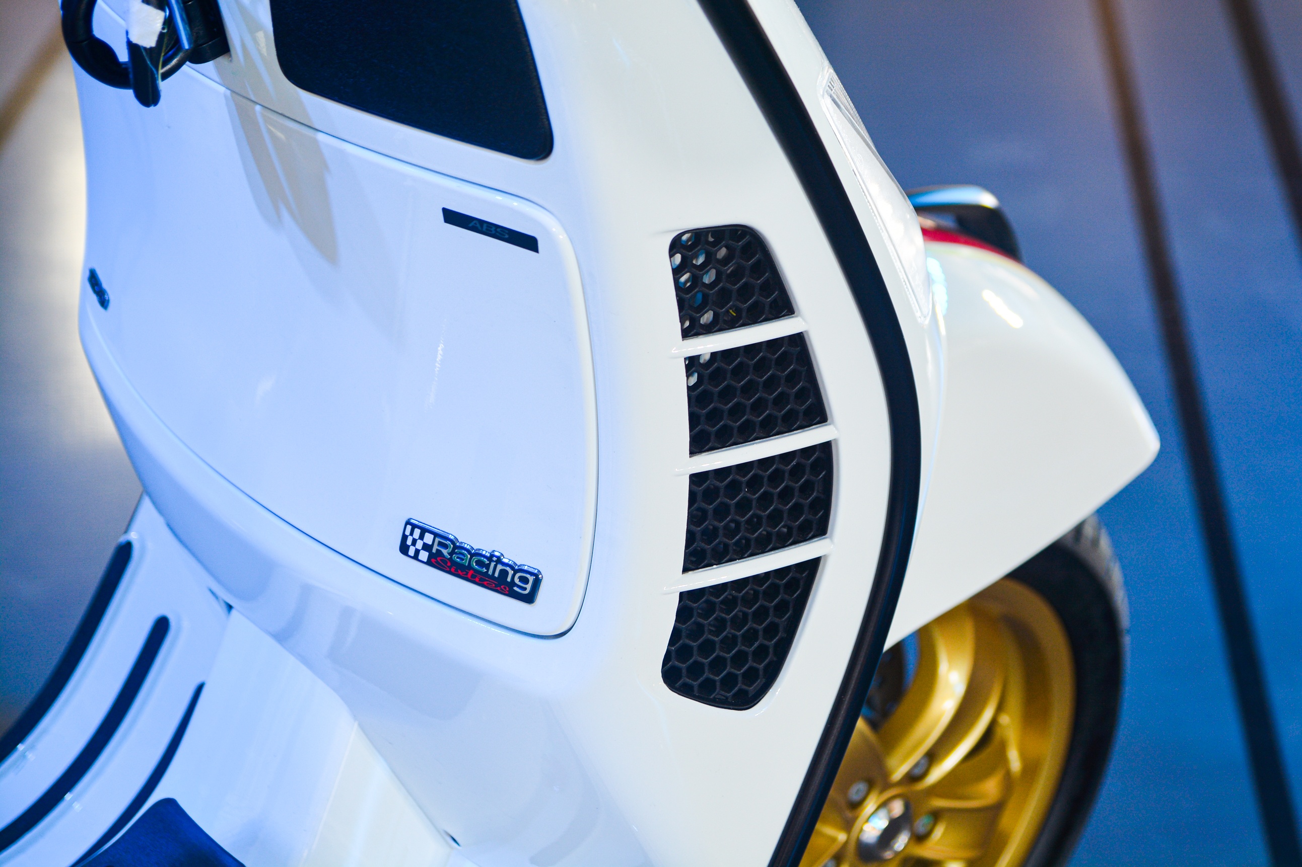 Chi tiet bo doi Vespa GTS Racing Sixties tai Viet Nam anh 6