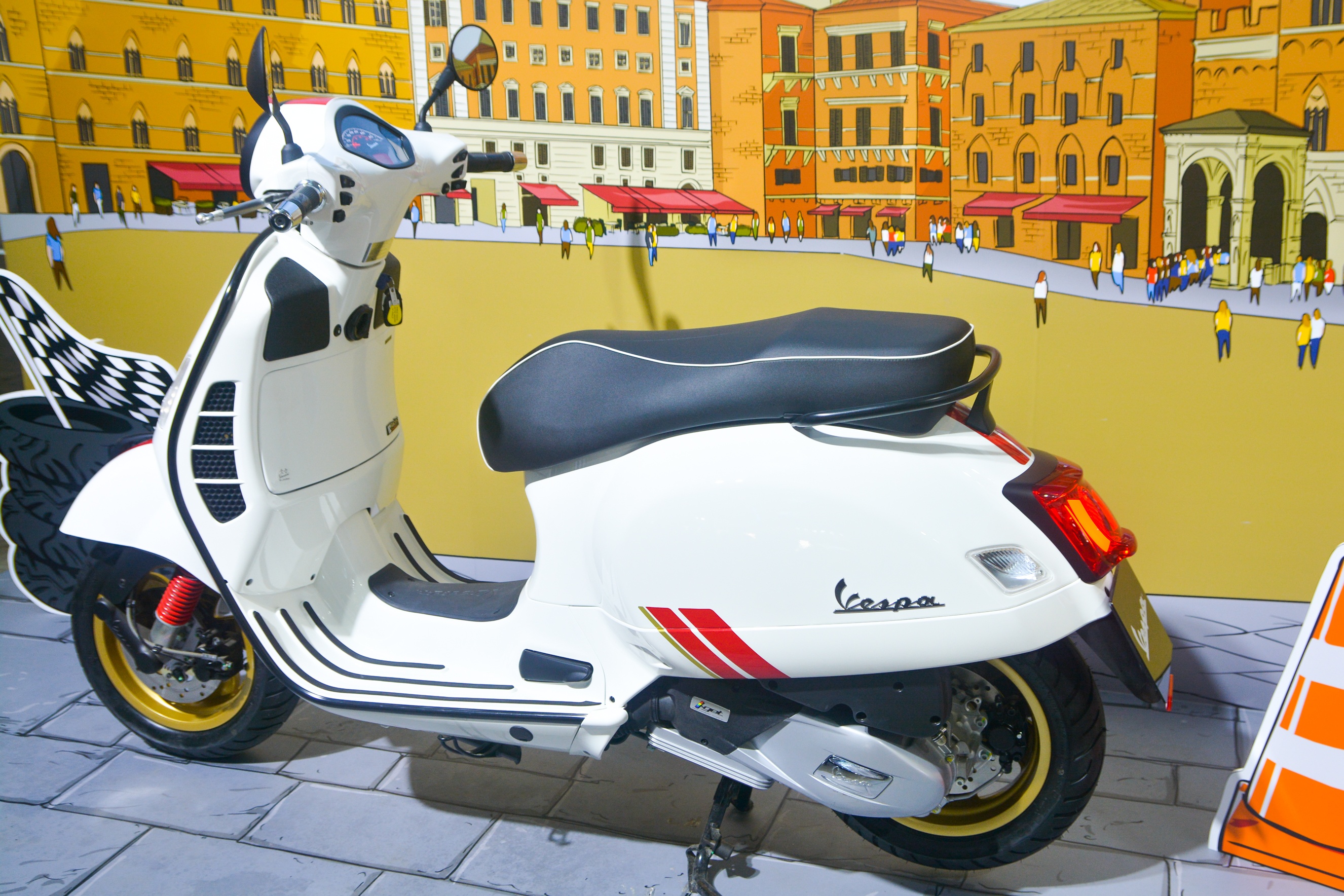 Chi tiet bo doi Vespa GTS Racing Sixties tai Viet Nam anh 11