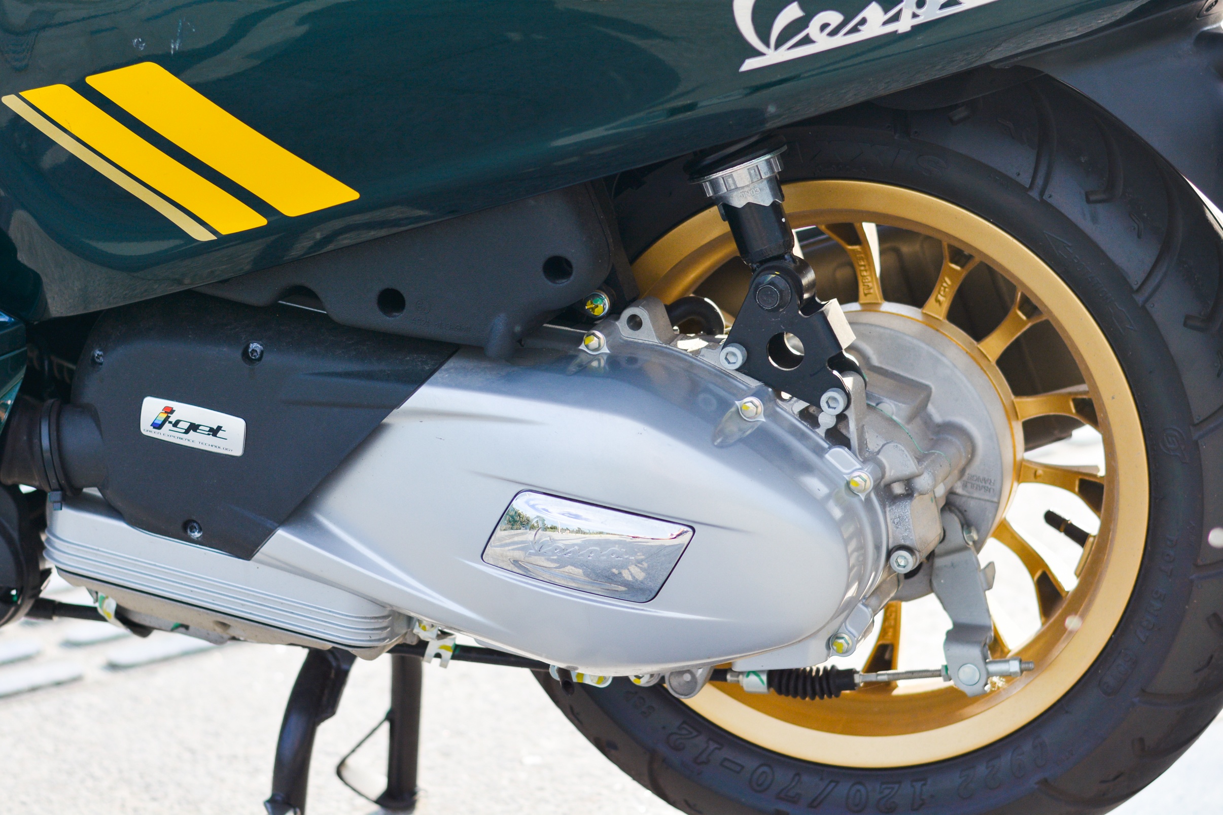 Chi tiet Vespa Sprint 150 Racing Sixties gia 94, 9 trieu tai VN anh 10