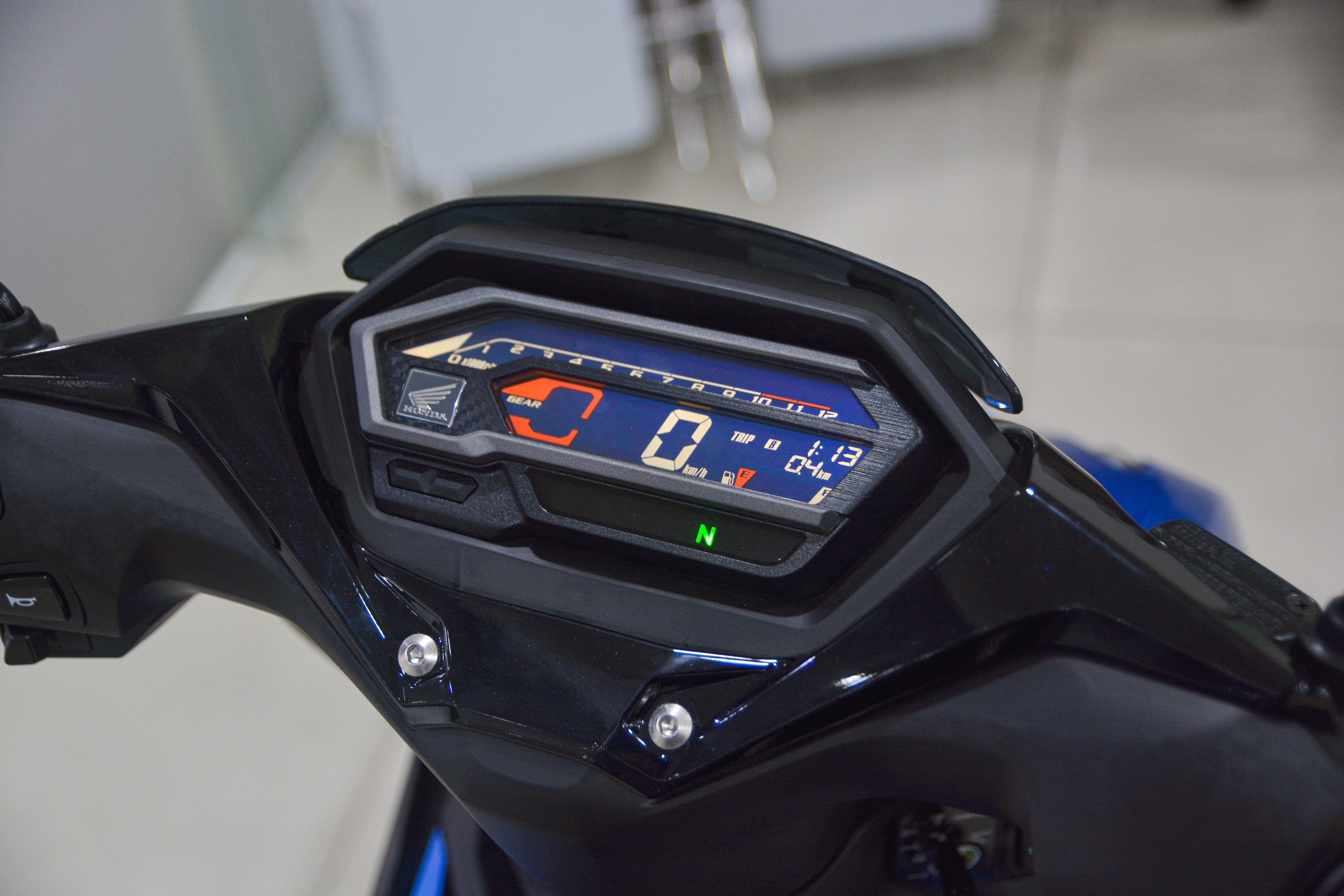 Gia ban Honda Winner X tang tro lai anh 2