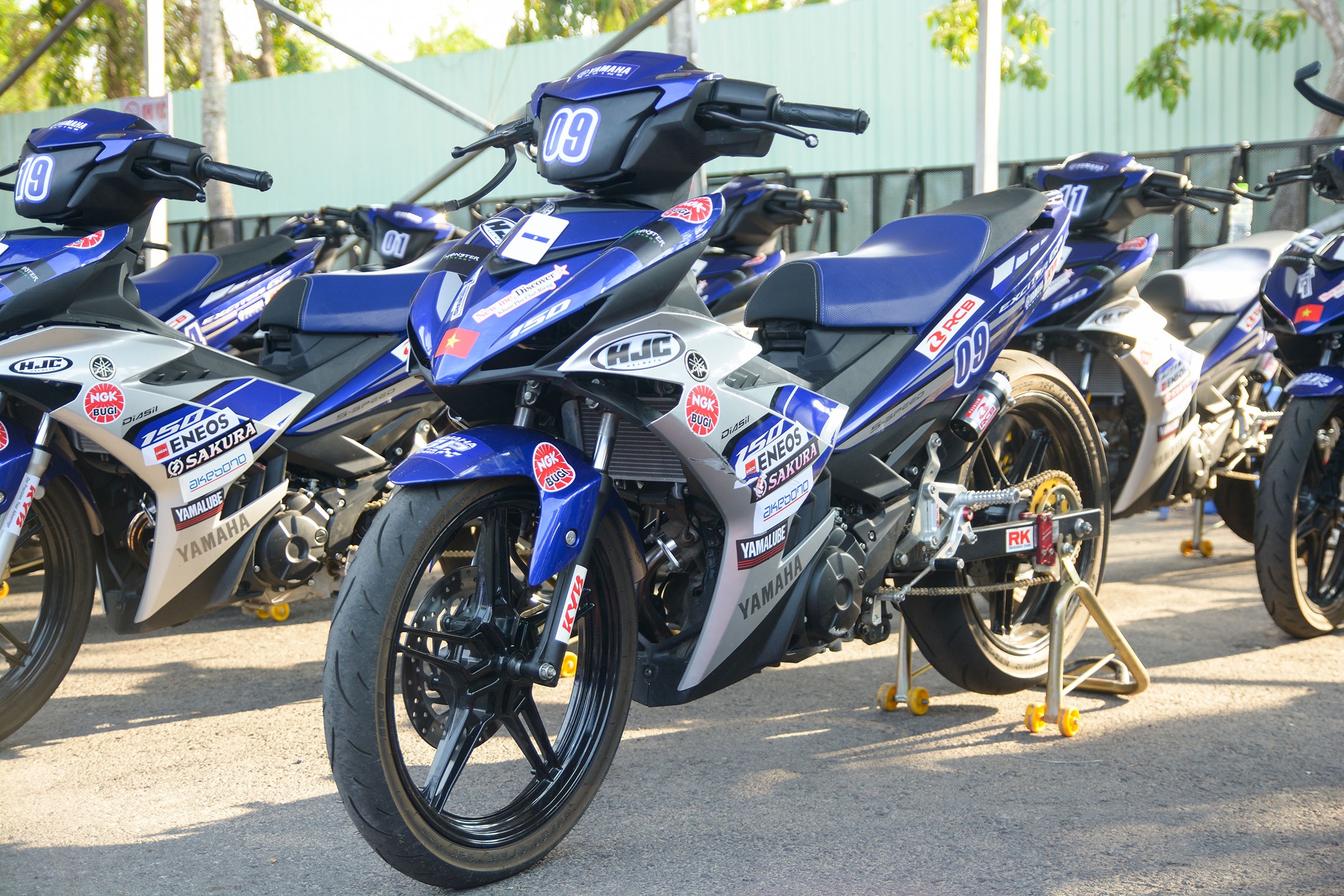 Ngam nhin Yamaha Exciter 150 phien ban xe dua do chinh hang anh 2