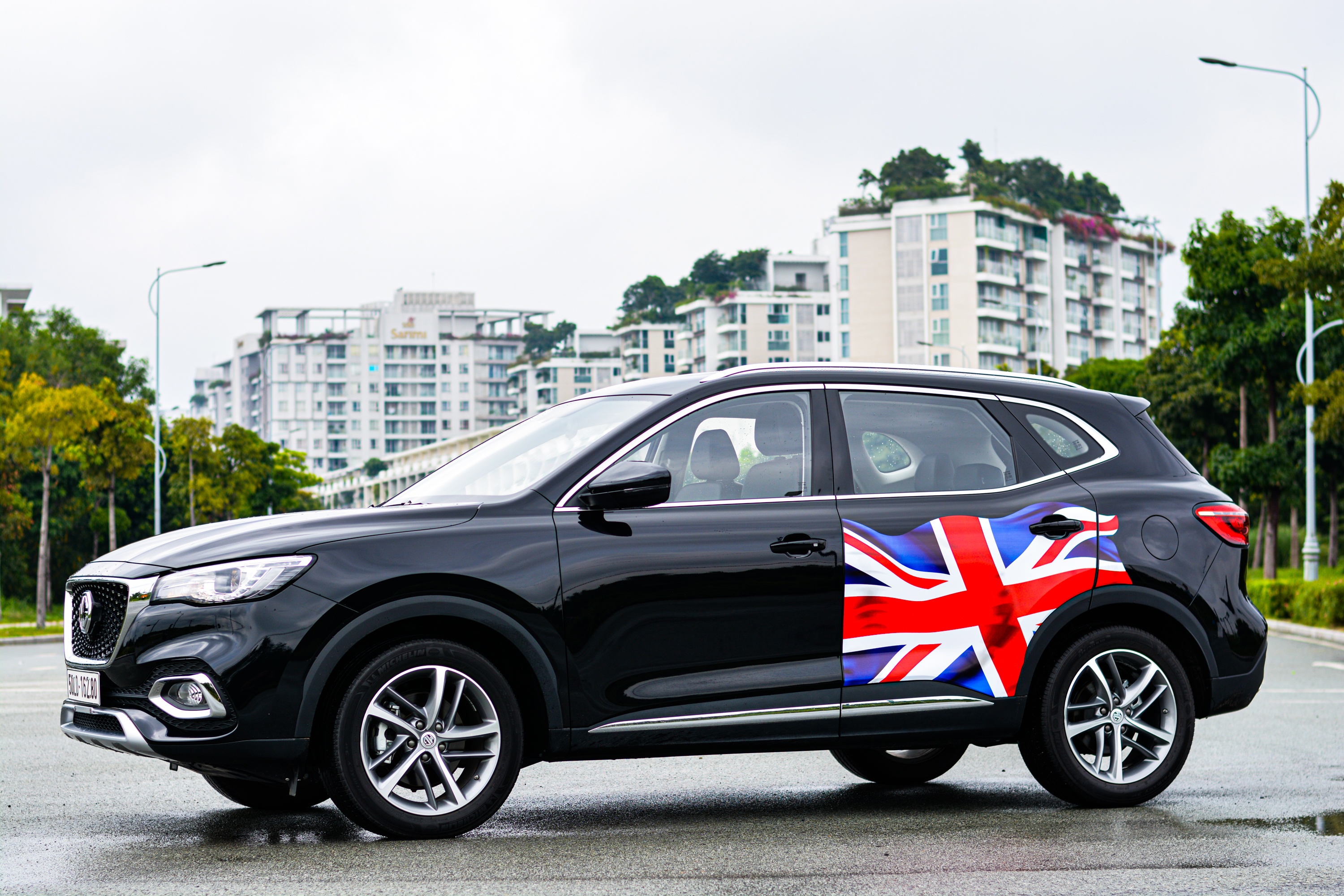 MG HS co dang mua voi gia ban gan 800 trieu dong? hinh anh