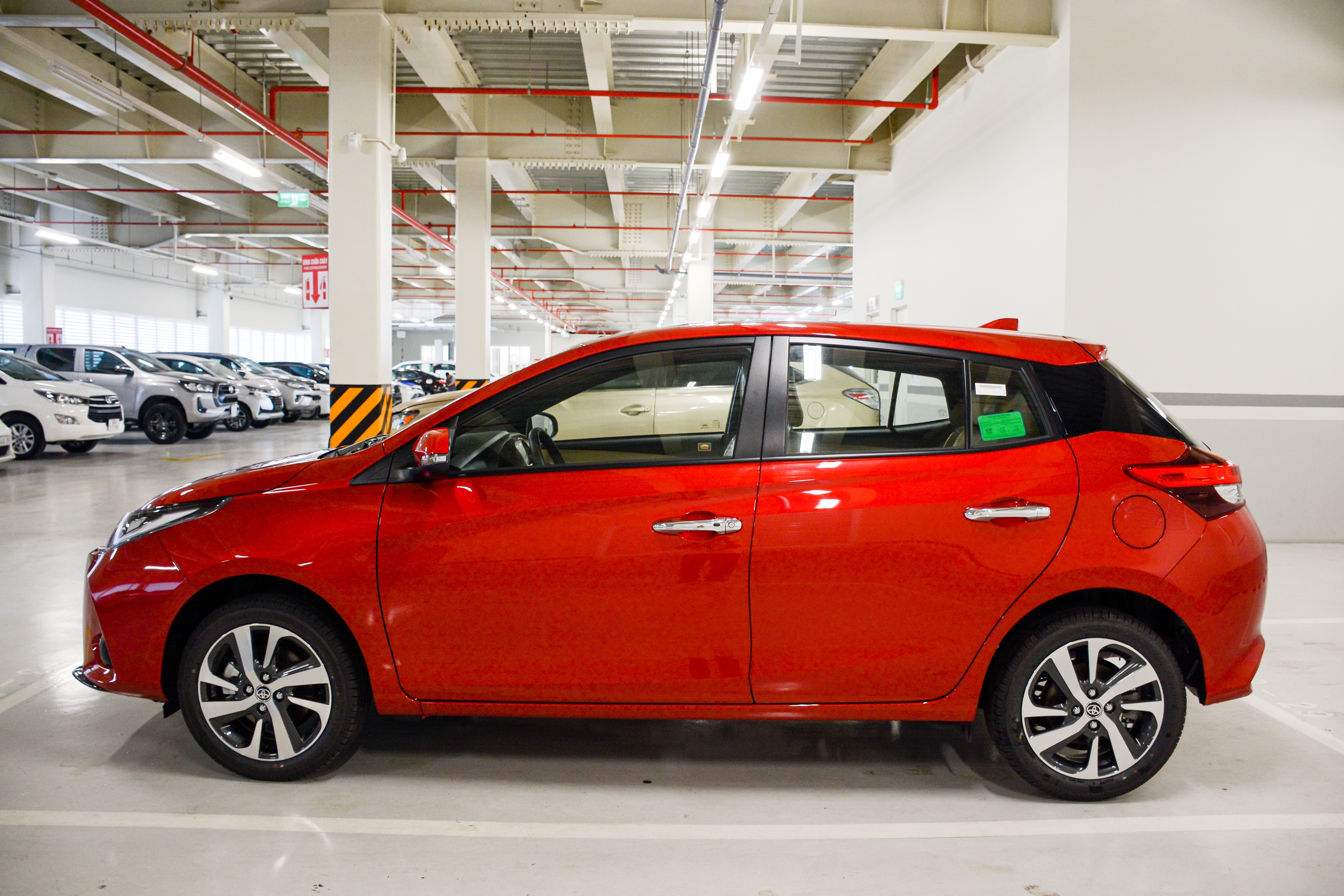 Chi tiet Toyota Yaris 2020 tai dai ly anh 2