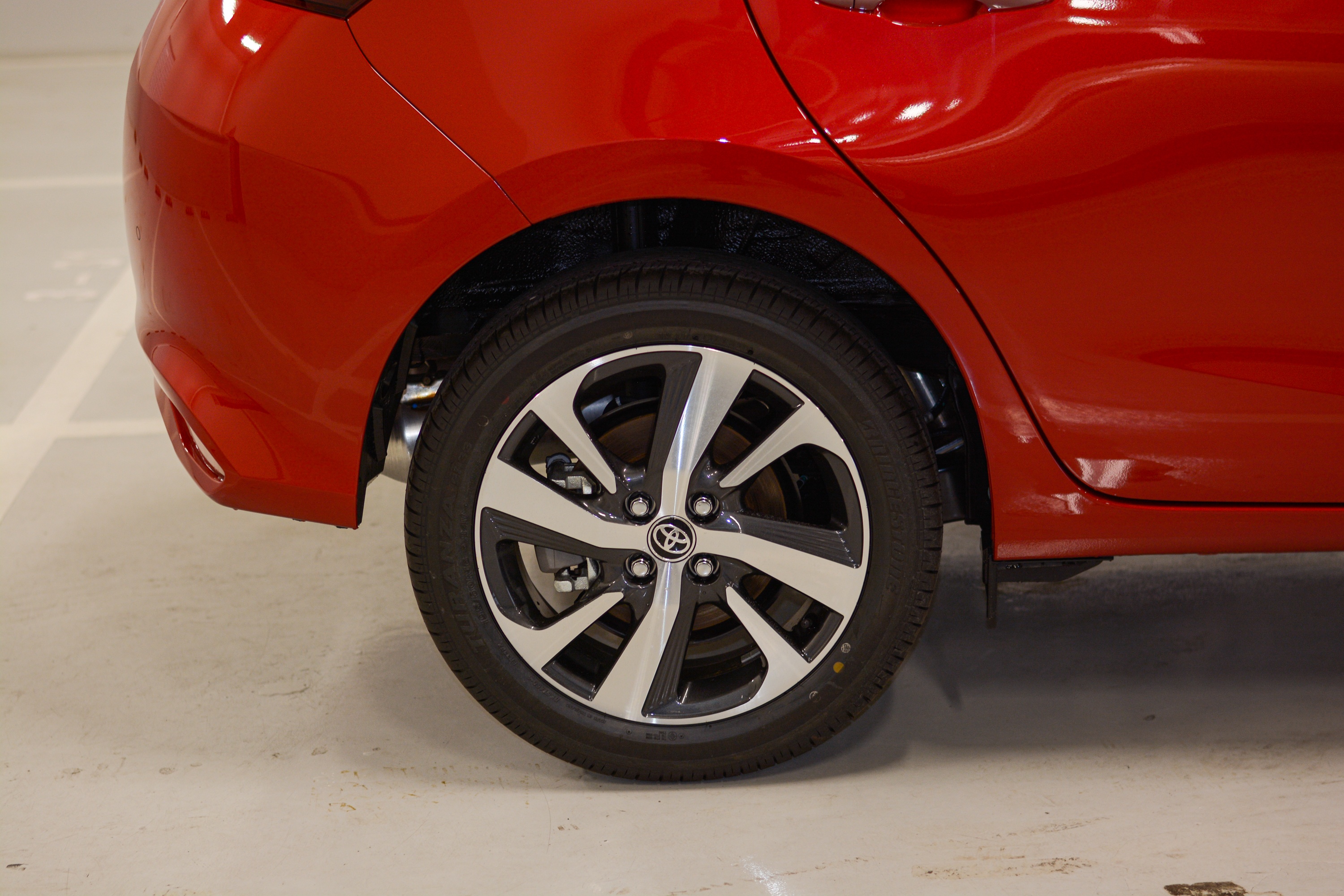 Chi tiet Toyota Yaris 2020 tai dai ly anh 4