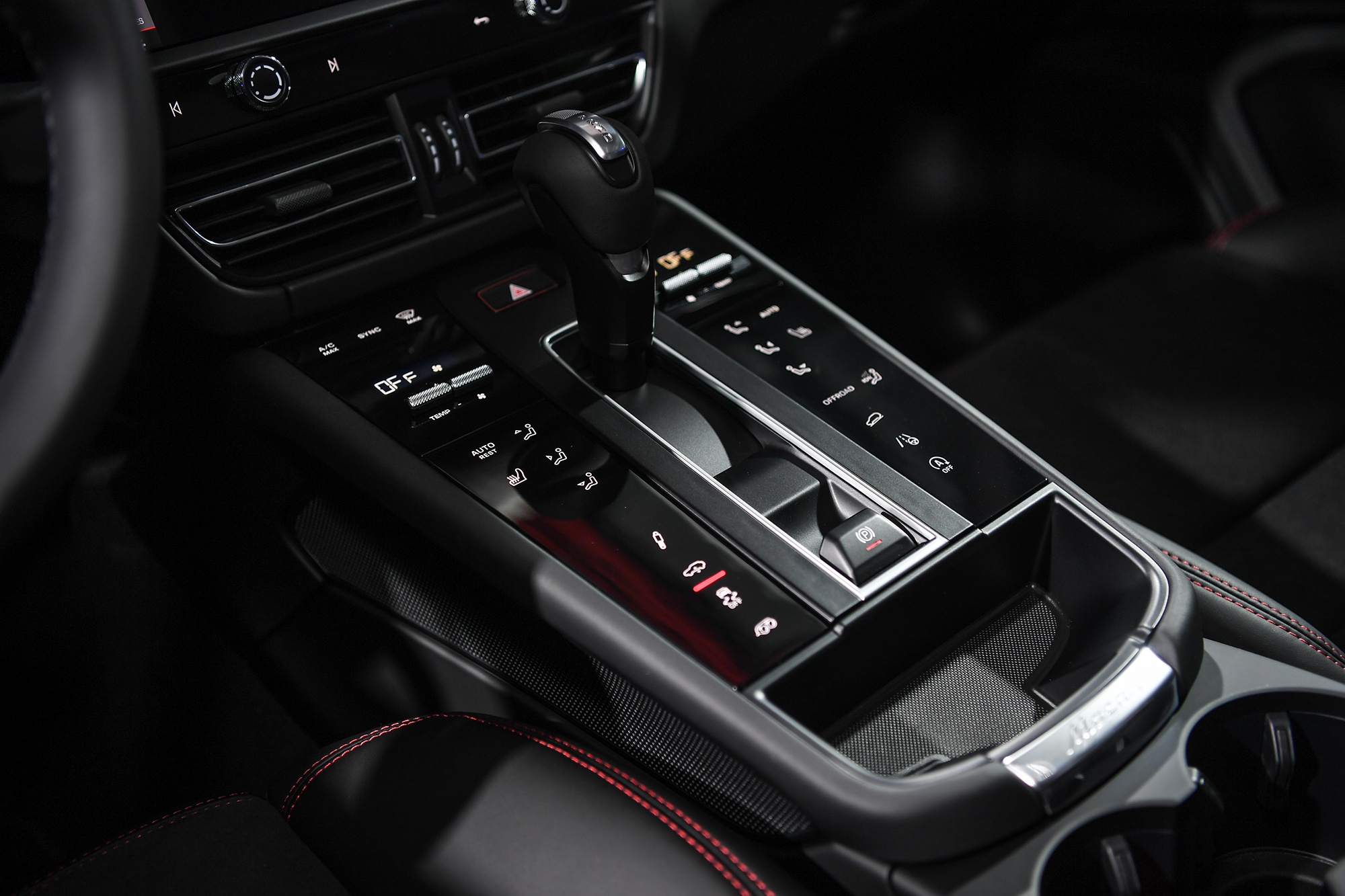 Porsche Macan 2022 vua ra mat tai Viet Nam anh 9