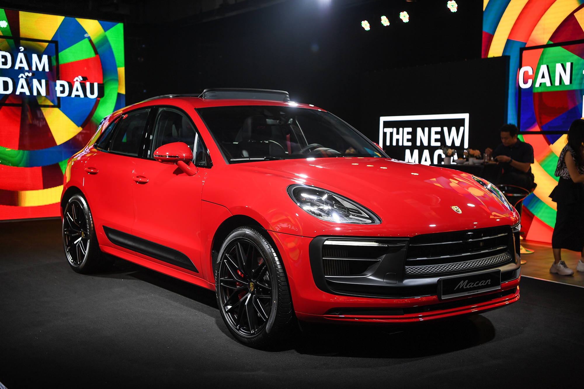 Chi tiet Porsche Macan 2022 tai Viet Nam - the he xe xang cuoi cung hinh anh
