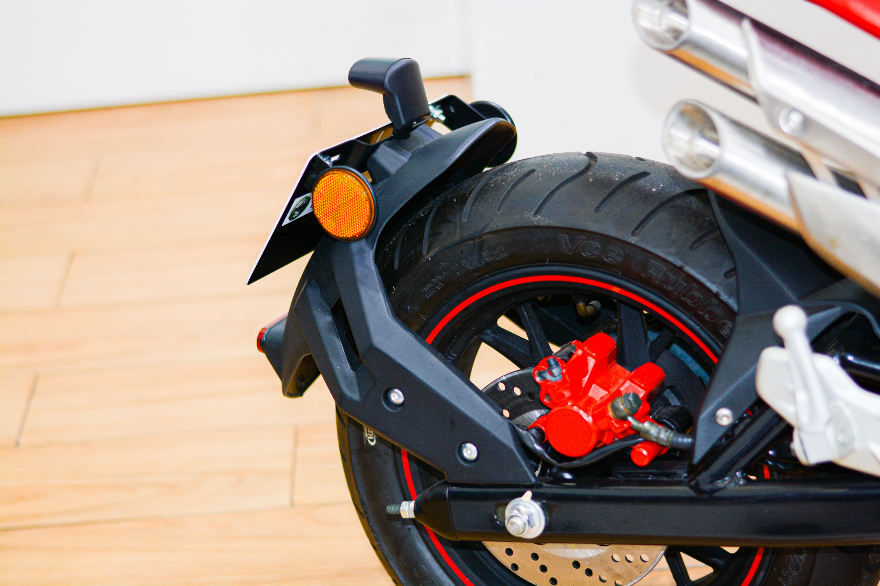 Chi tiet Benelli TNT 125 phien ban moi tai Viet Nam anh 11