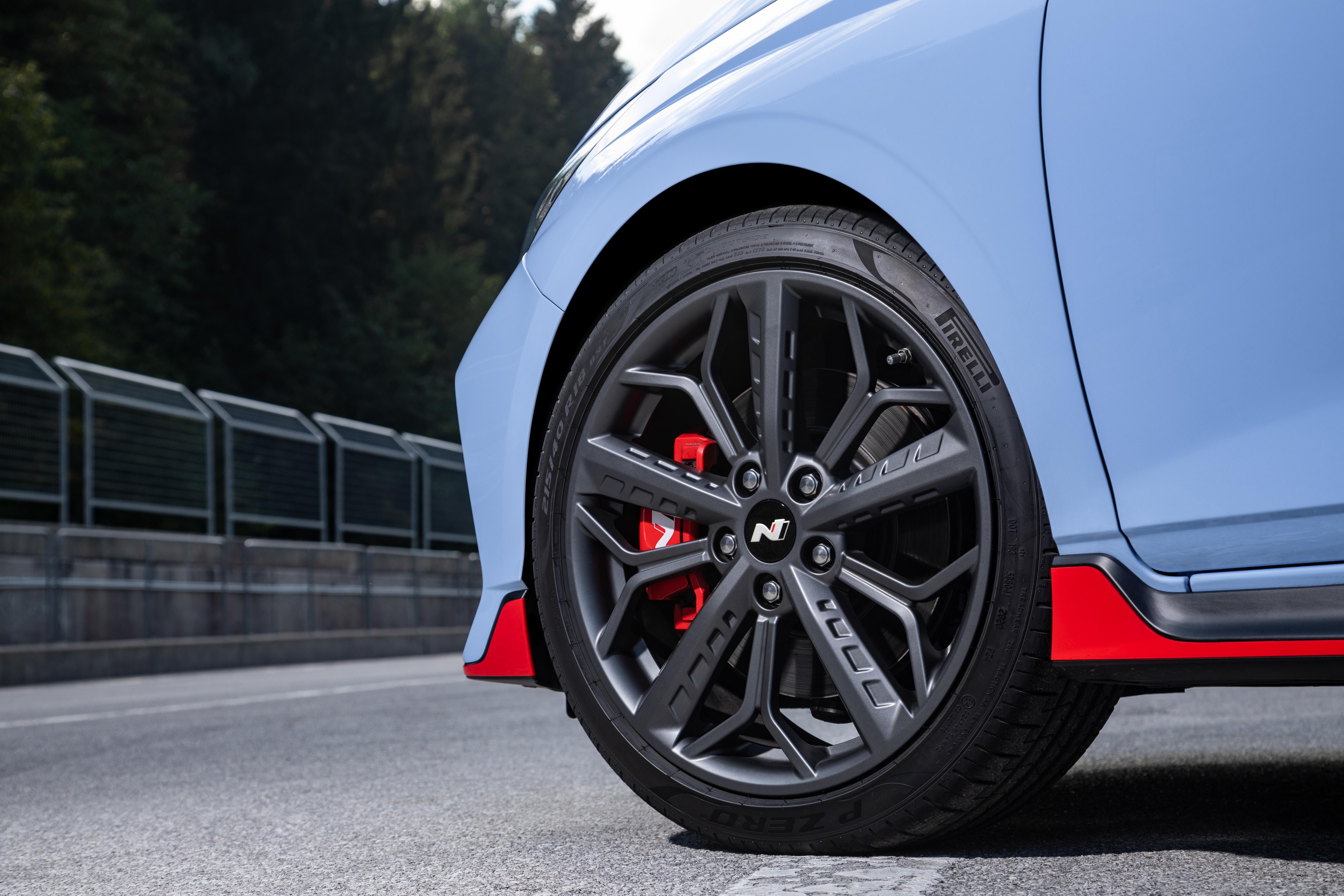 Hyundai i20 N 2021 duoc ra mat,  bo sung nhieu cong nghe the thao anh 4