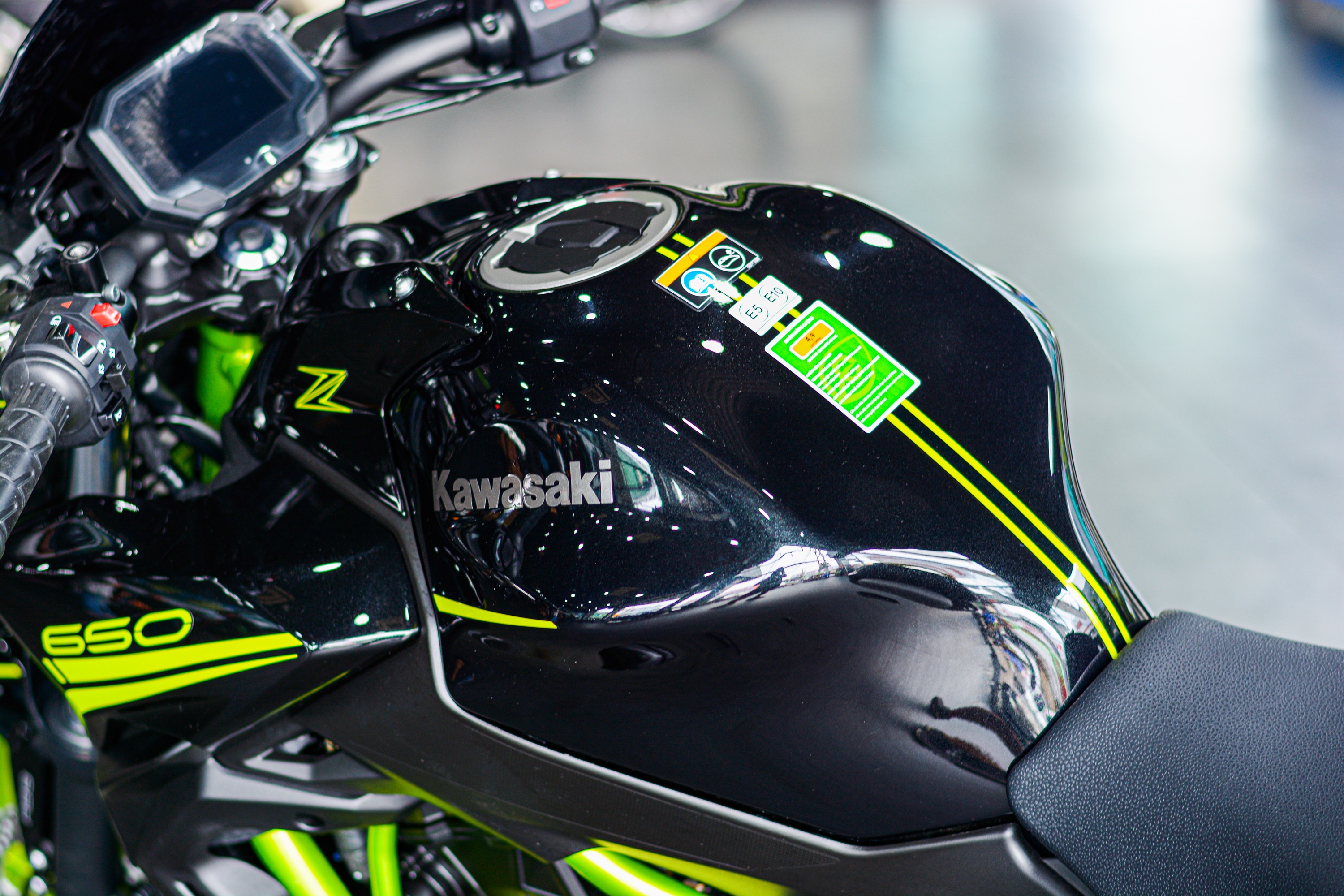 Chi tiet Kawasaki Z650 2021 phien ban dac biet tai Viet Nam anh 9