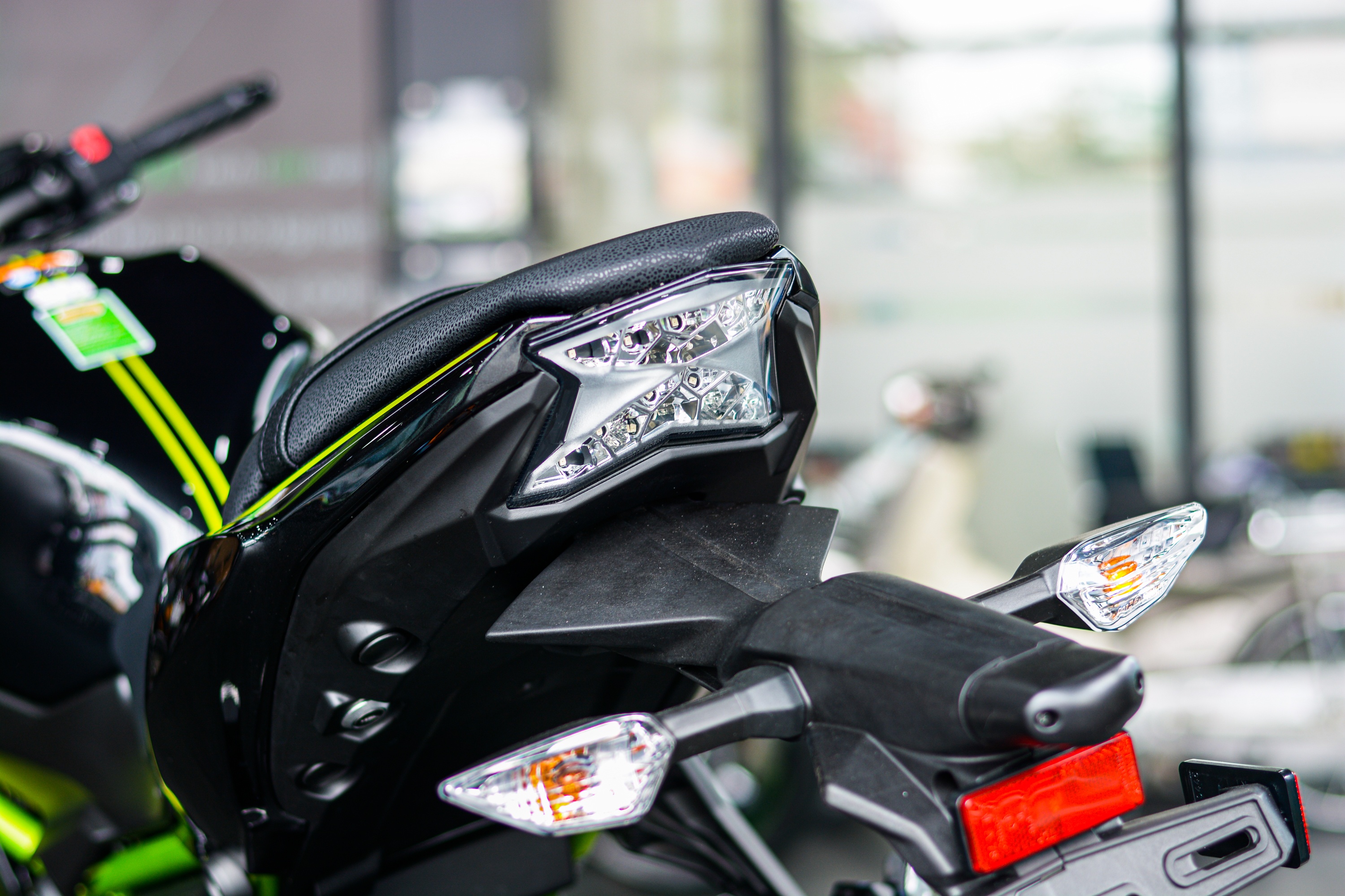 Chi tiet Kawasaki Z650 2021 phien ban dac biet tai Viet Nam anh 11