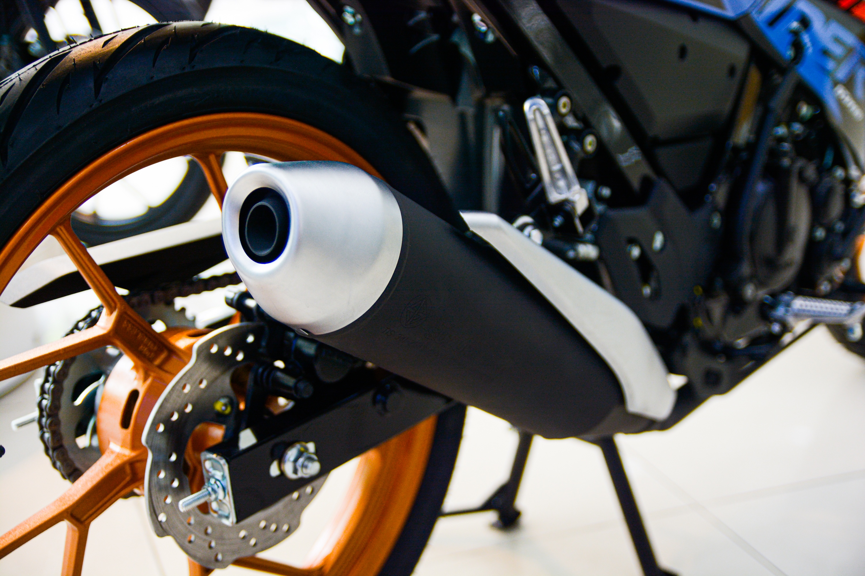 Chi tiet Suzuki Raider R150 2021 tai Viet Nam anh 8