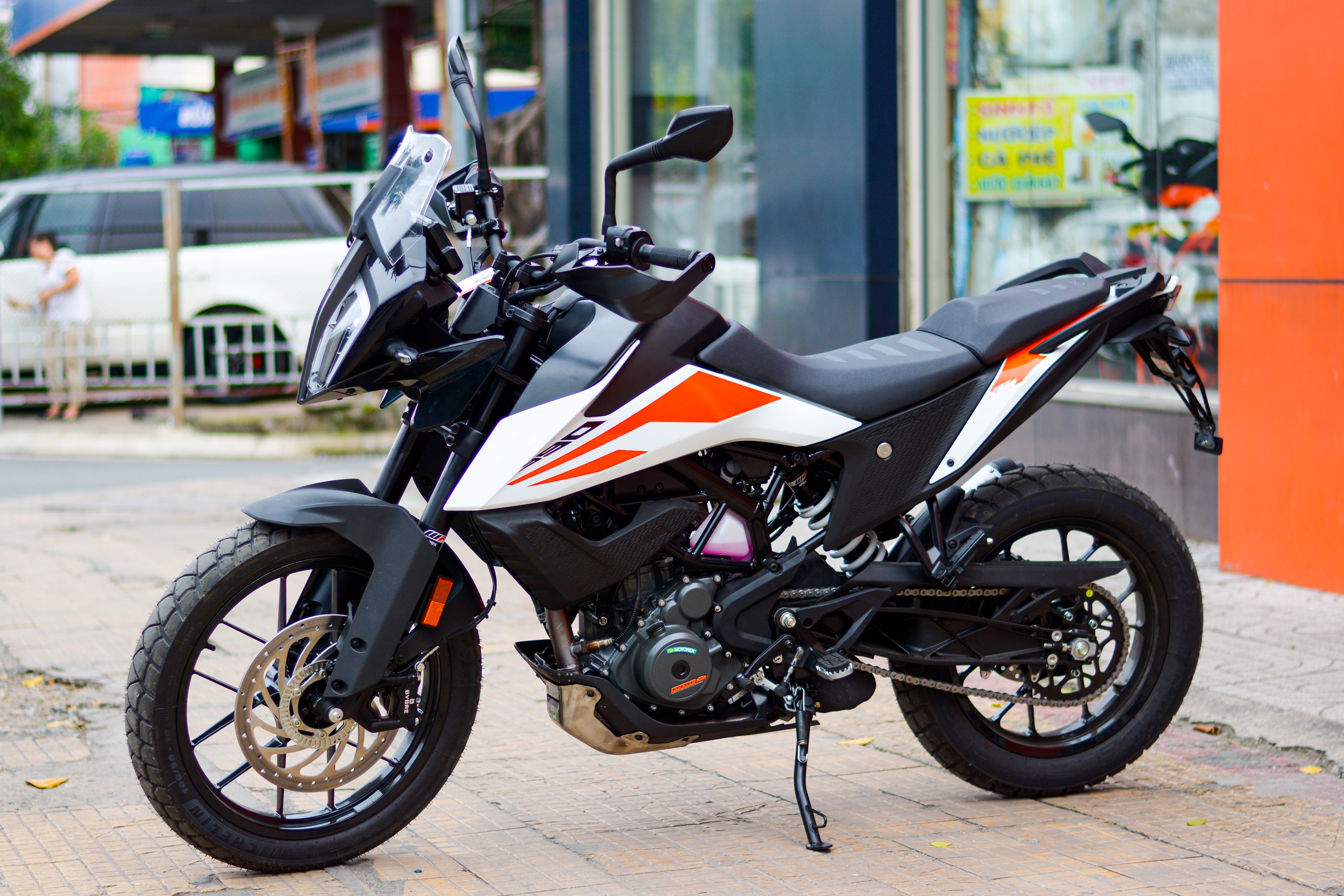 Can canh KTM 390 Adventure gia 175 trieu dong anh 1