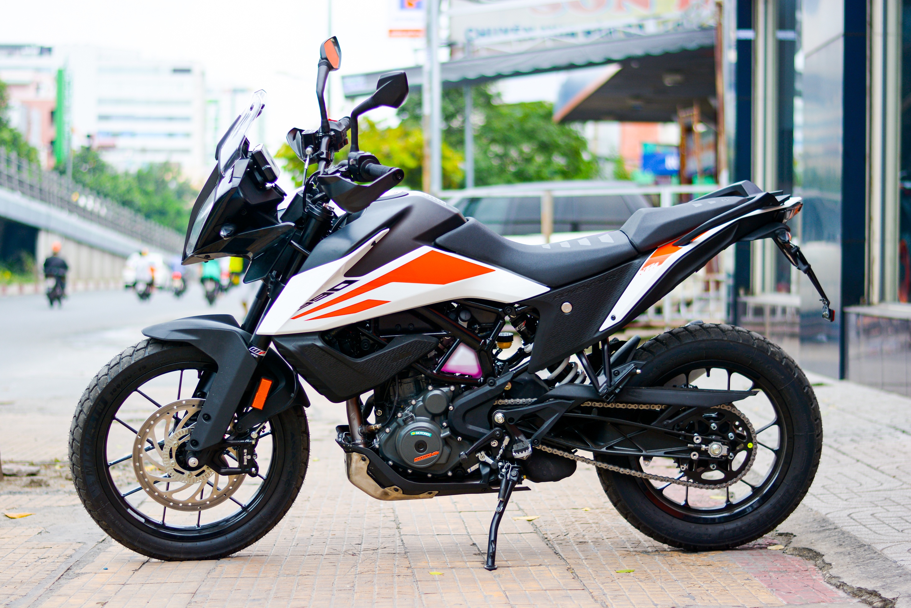 Can canh KTM 390 Adventure gia 175 trieu dong anh 16