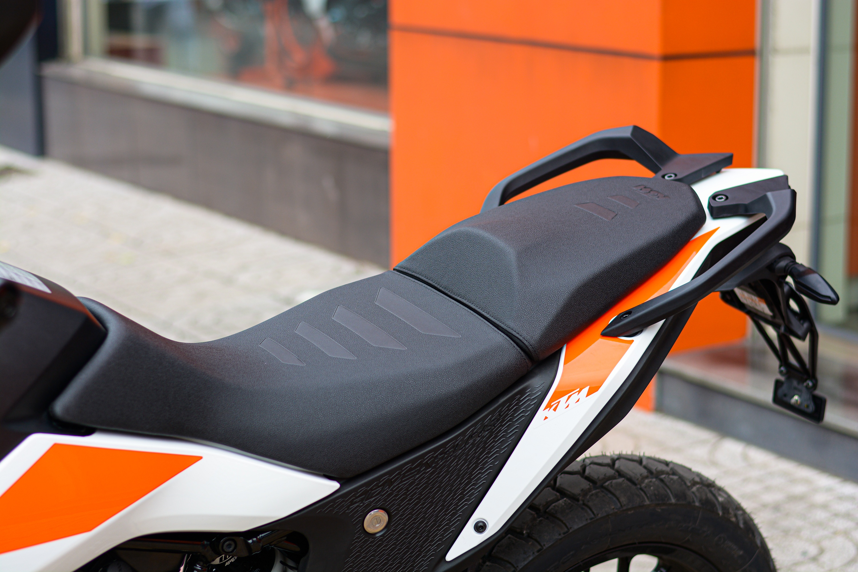 Can canh KTM 390 Adventure gia 175 trieu dong anh 9