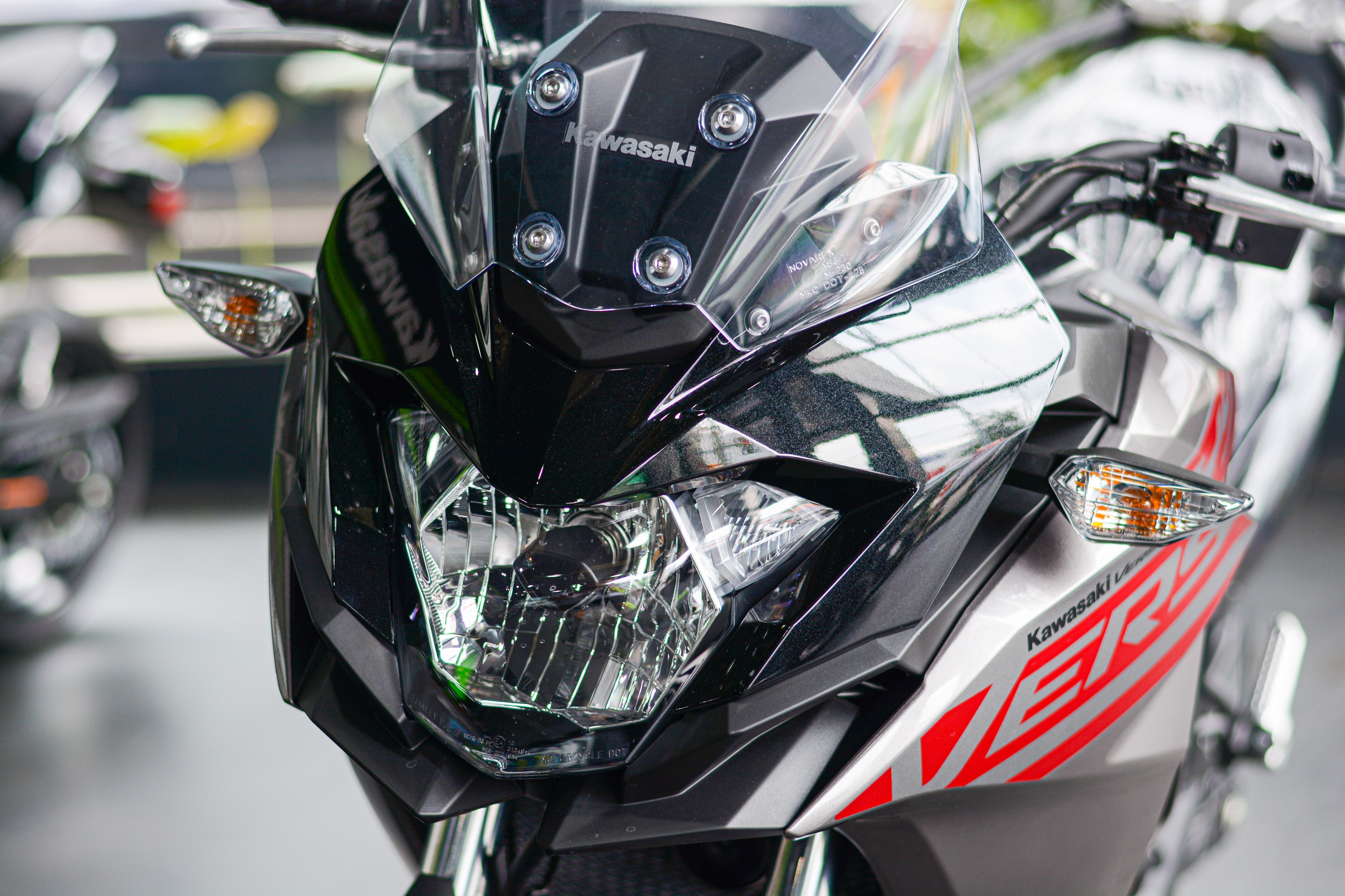 Những lựa chọn xe máy cùng tầm giá Honda SH 350i ảnh 23 Nhung lua chon xe may cung tam gia Honda SH 350i anh 23
