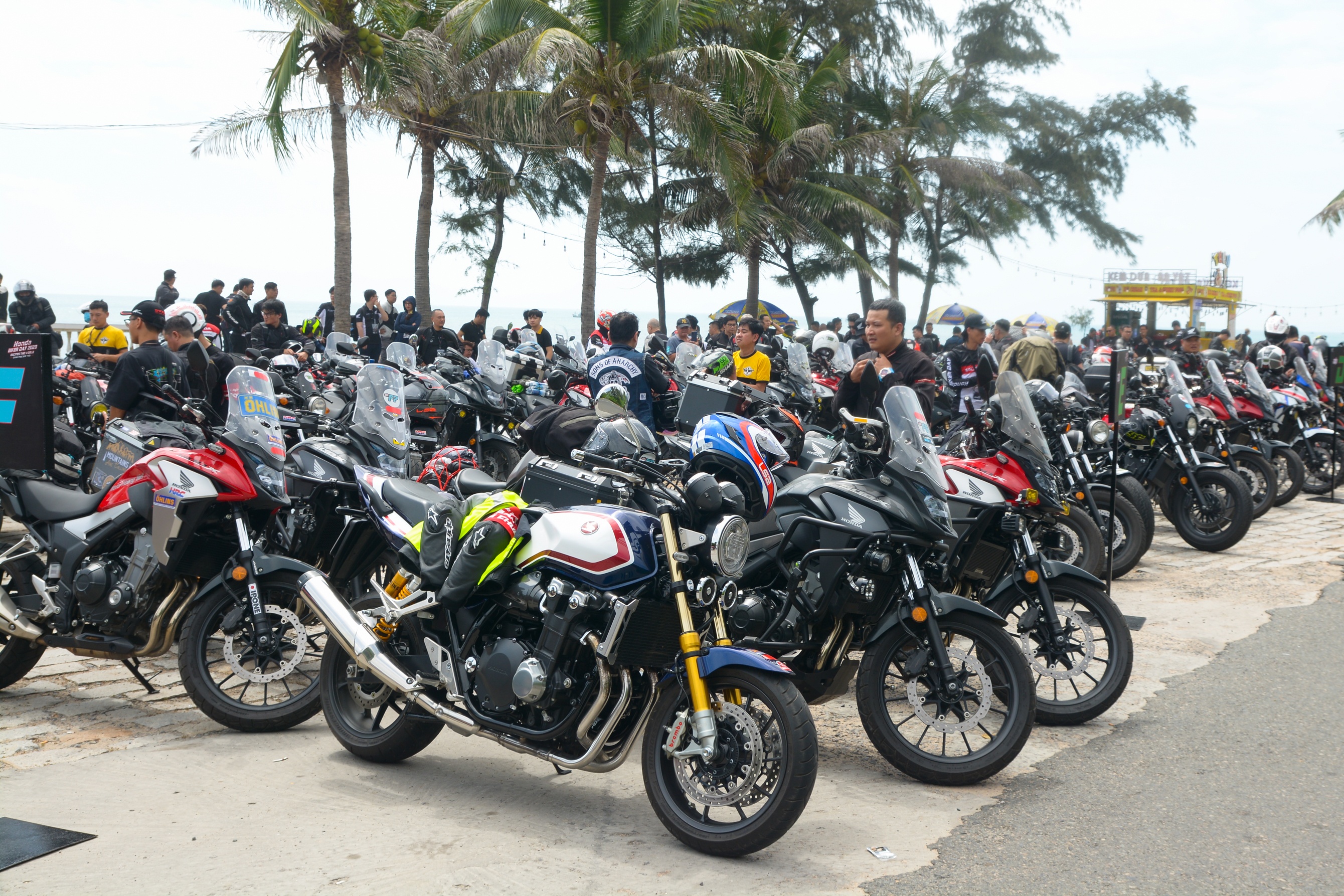 Dan moto phan khoi lon quy tu tai Phan Thiet anh 5