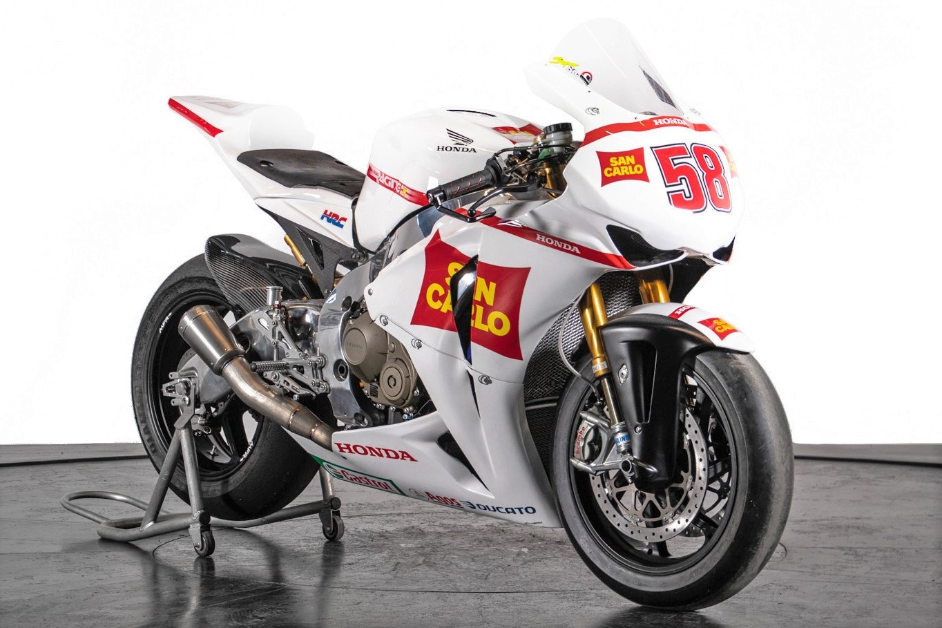 Honda CBR1000RR Fireblade phien ban xe dua duoc ban voi gia 56.882 USD hinh anh