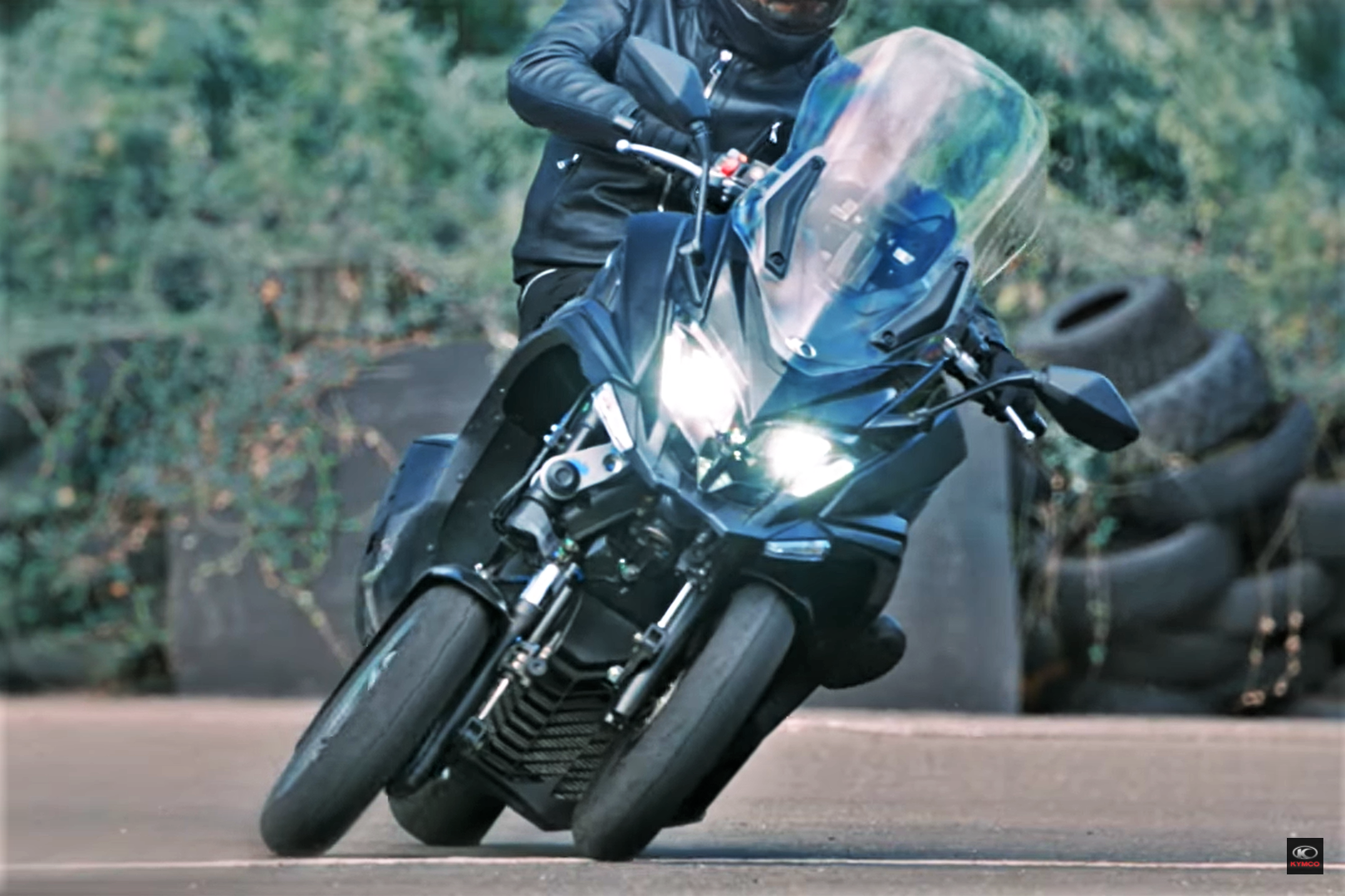 Kymco gioi thieu xe tay ga 3 banh anh 2