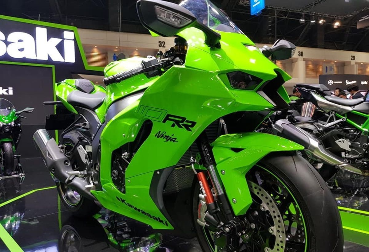 Kawasaki Ninja ZX-10RR doi 2021 co gia ban gan 40.000 USD tai Thai Lan anh 1