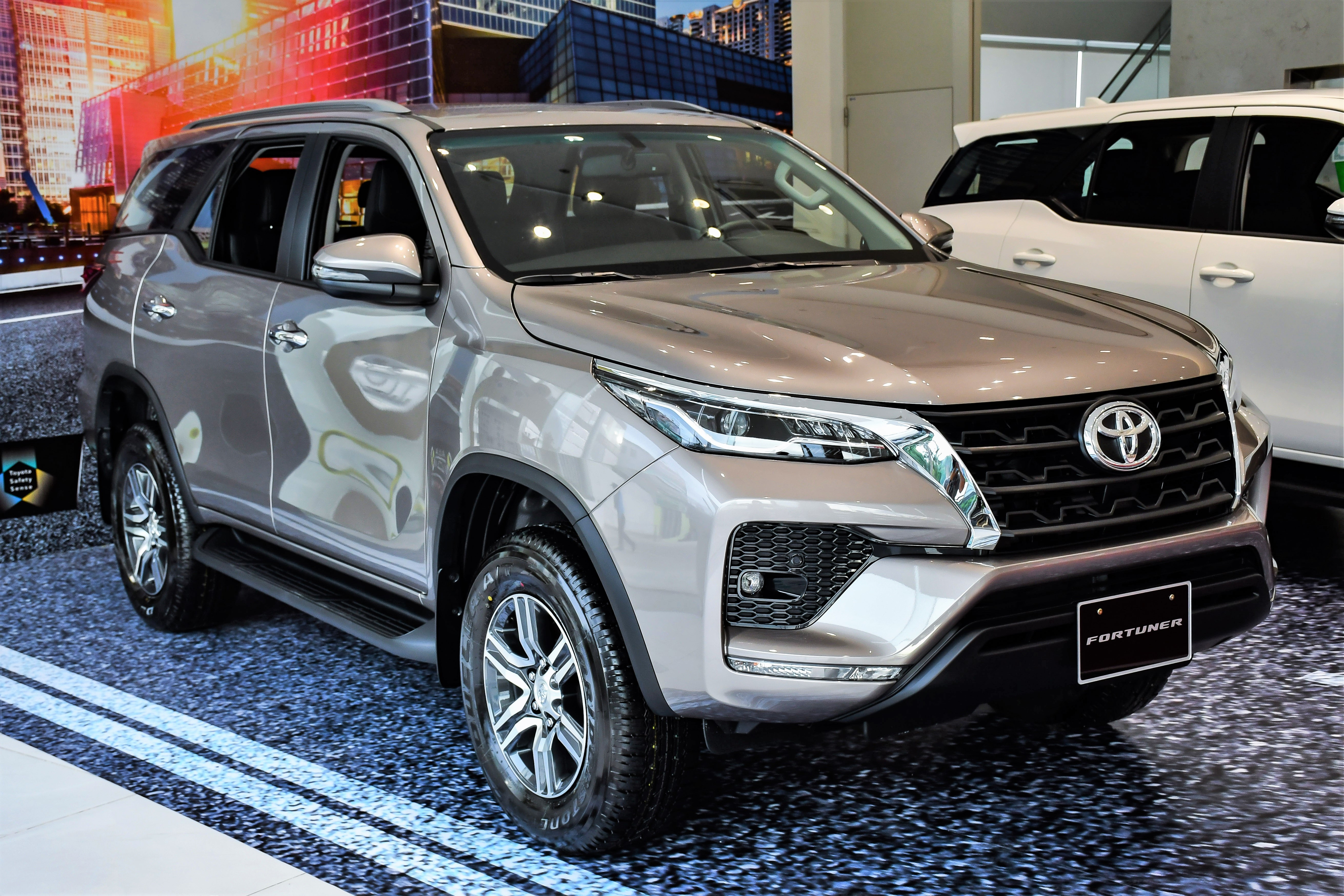 Gan 1.500 xe Toyota Fortuner co nguy co mat luc phanh tai Malaysia hinh anh