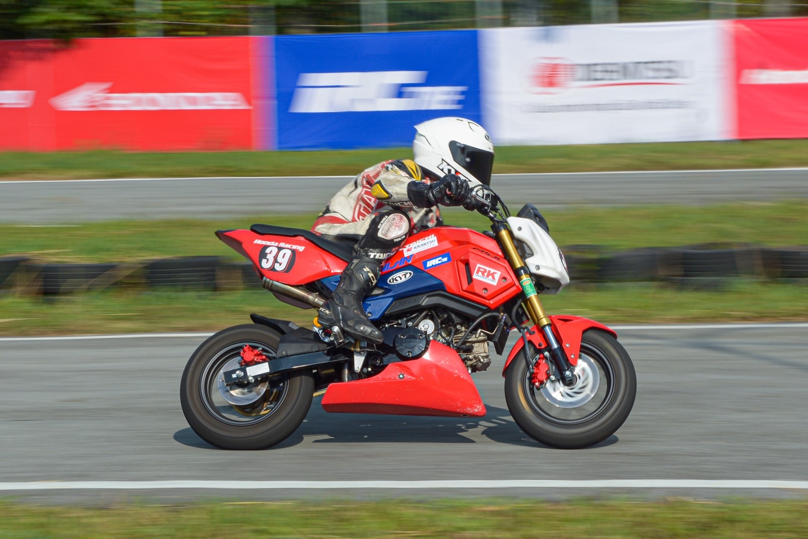 Chang 4 giai dua xe may chuyen nghiep tai Viet Nam bi huy do Covid-19 hinh anh