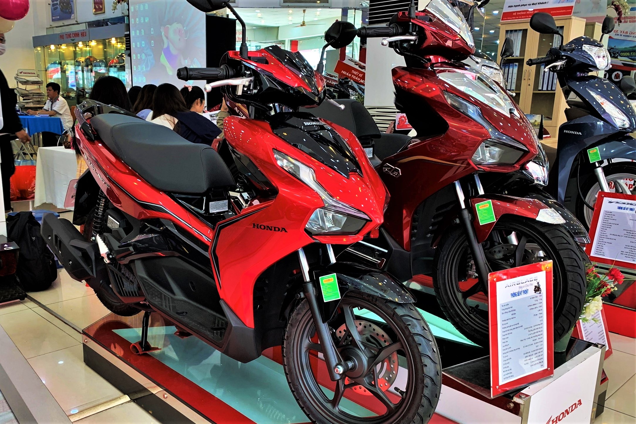 Thi truong xe may nhon nhip truoc Tet anh 1