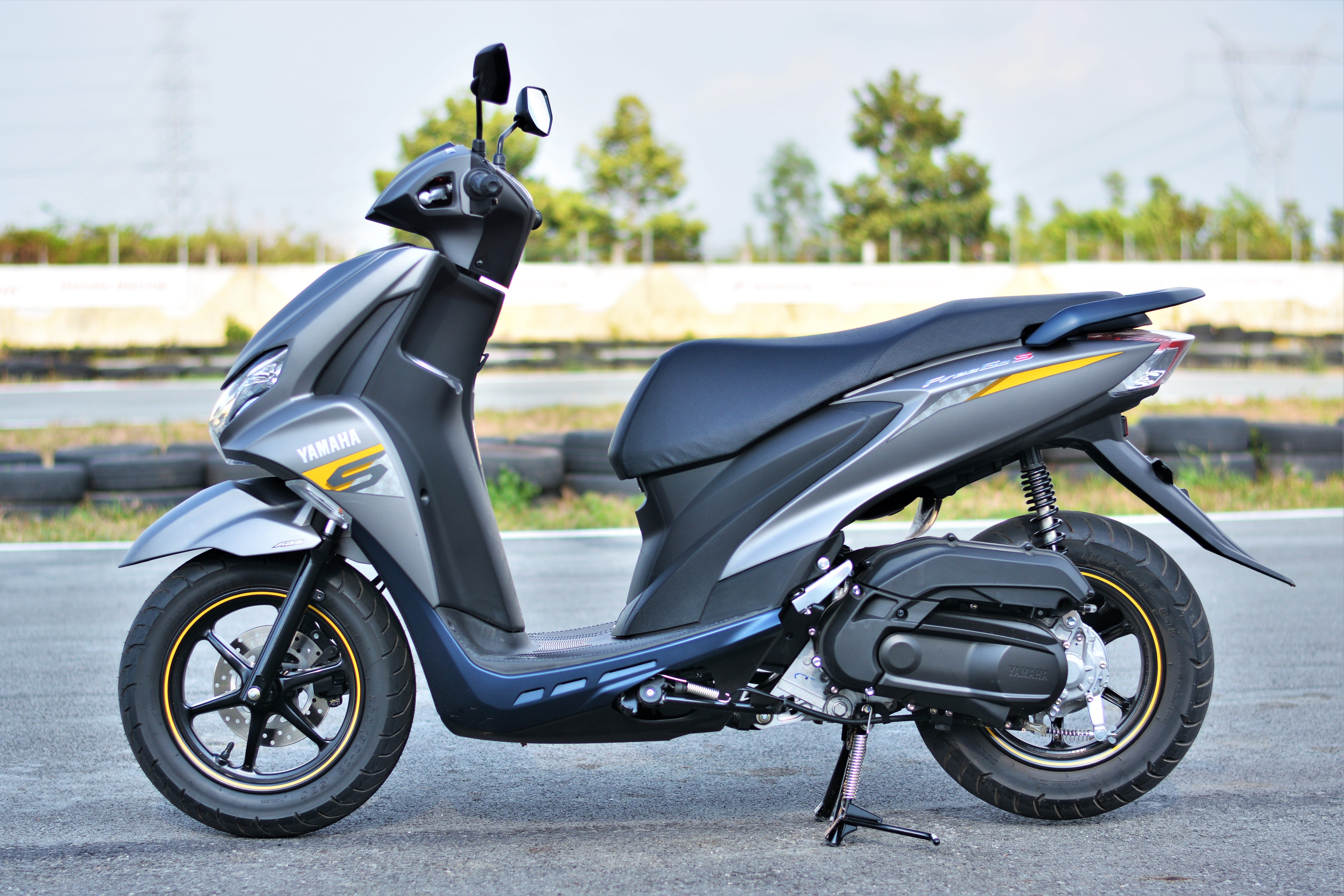 Xe ga cho nam tam gia 40 trieu - chon Air Blade 125 hay FreeGo S anh 2