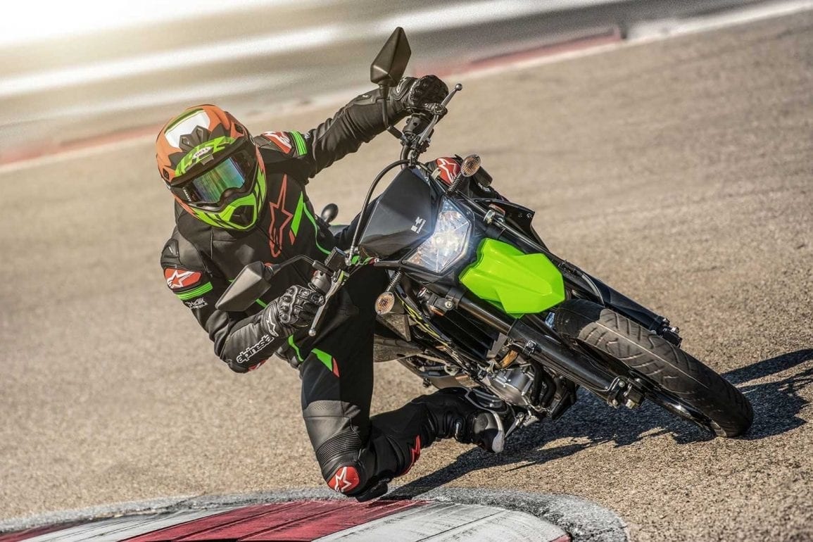 Kawasaki gioi thieu phien ban moi cua KLX 300 va KLX 300SM hinh anh