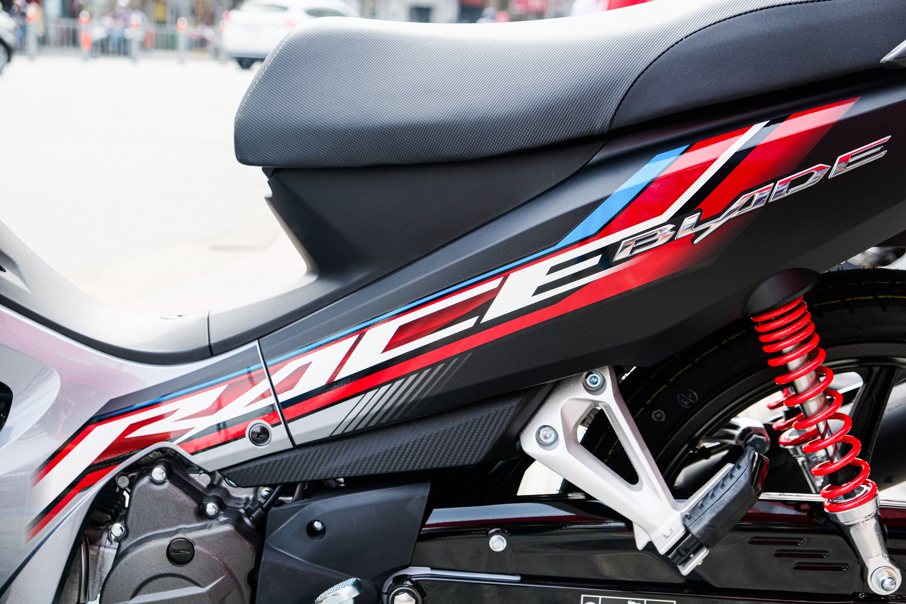 Honda Blade phiên bản mới được bán dưới giá đề xuất tại TP.HCM ảnh 8 Honda Blade phien ban moi duoc ban duoi gia de xuat tai TP.HCM anh 8