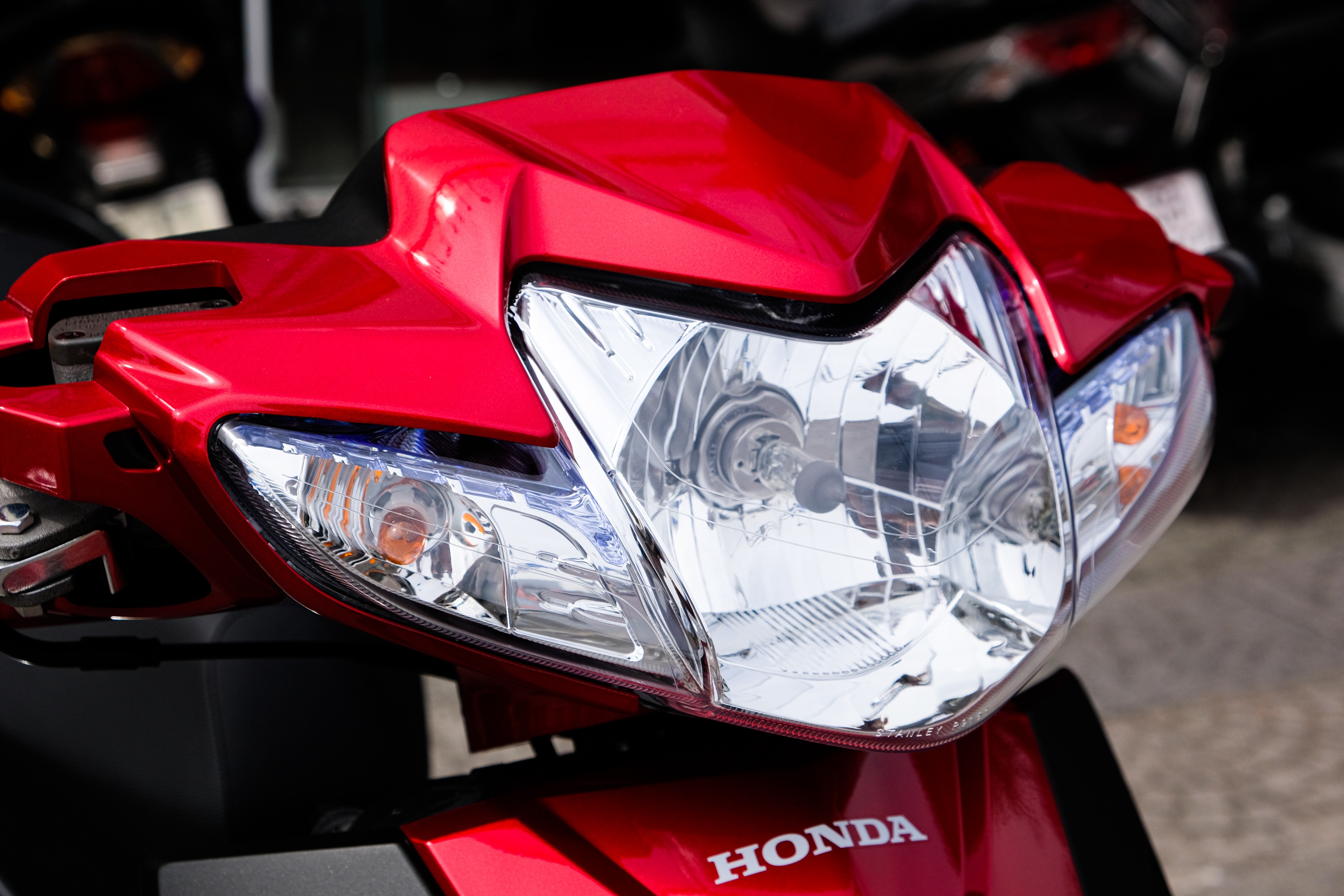 Honda Blade phien ban moi duoc ban duoi gia de xuat tai TP.HCM anh 3