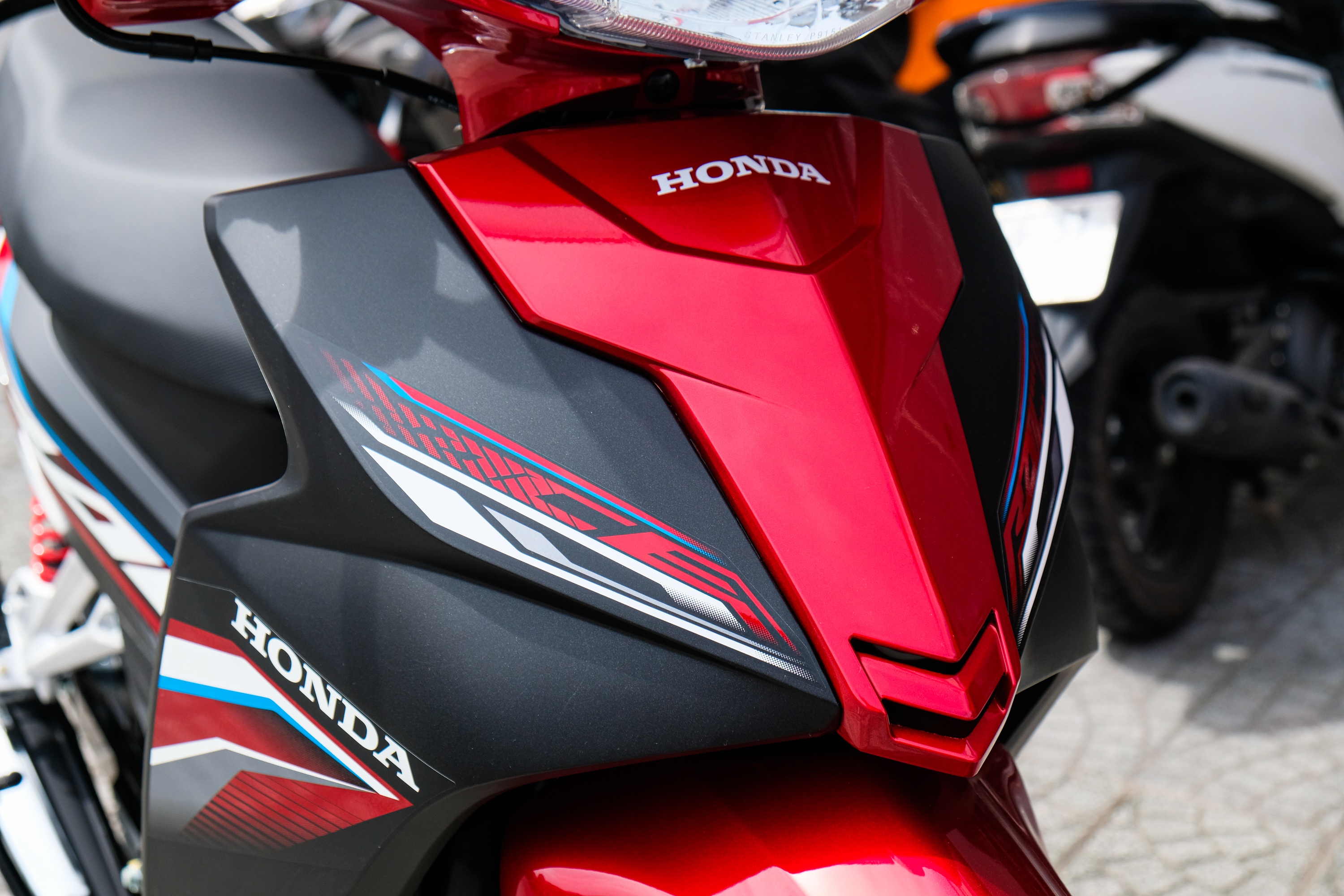 Honda Blade phien ban moi duoc ban duoi gia de xuat tai TP.HCM anh 6