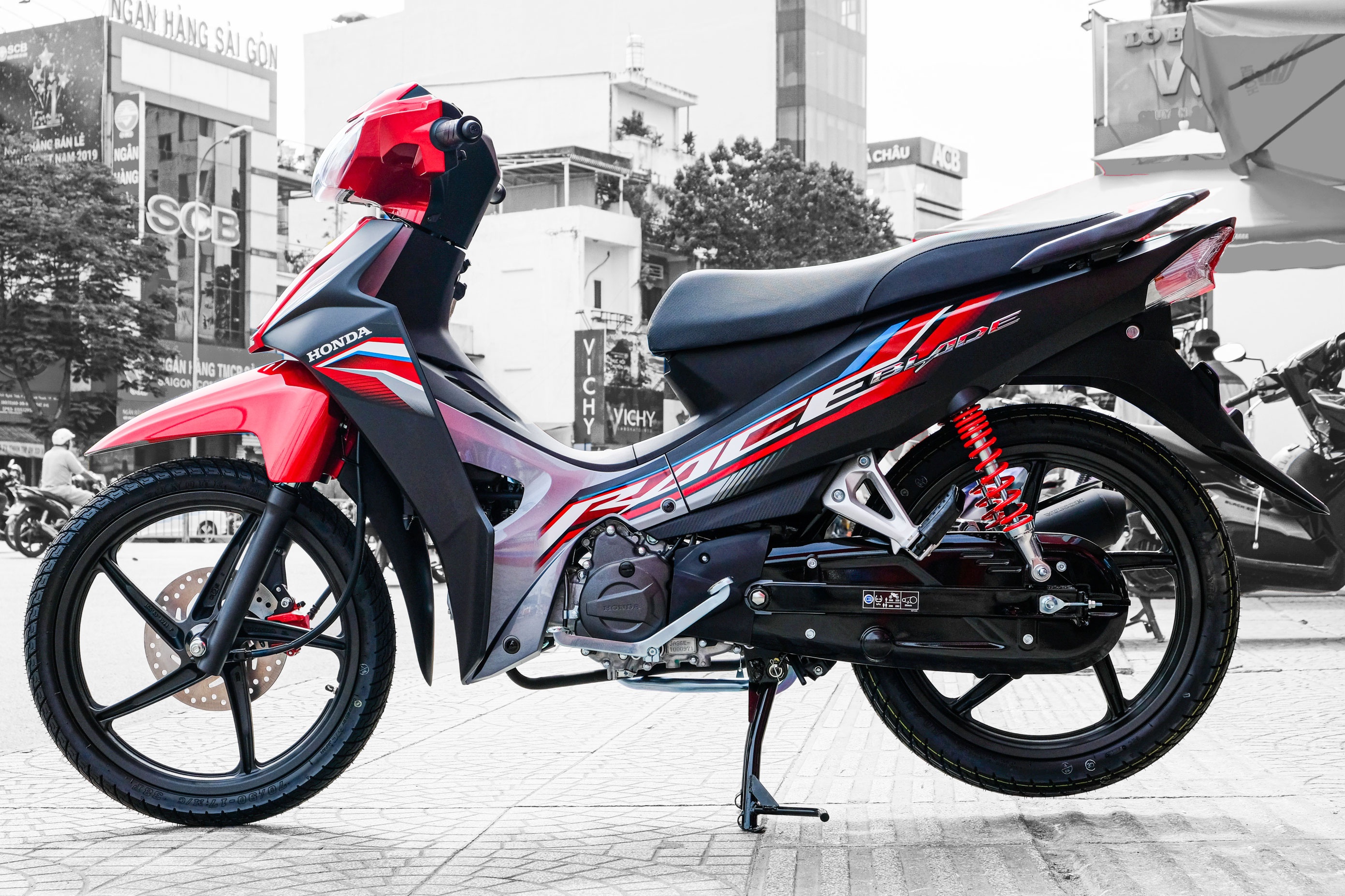 Honda Blade phien ban moi duoc ban duoi gia de xuat hinh anh